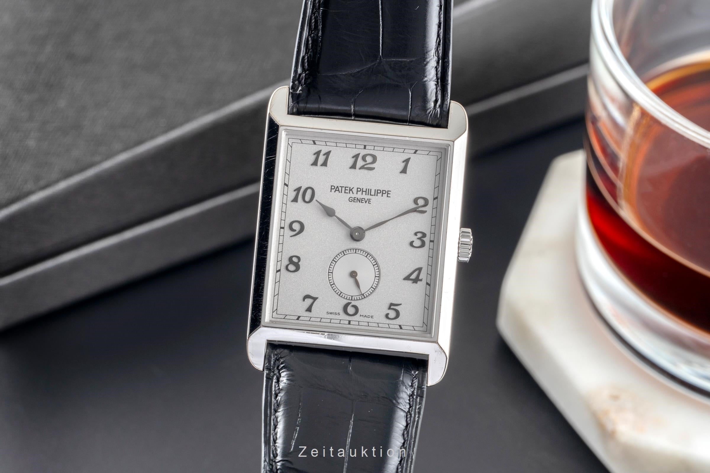 Patek Philippe Gondolo 18 ct white gold manual winding men's watch 5109G-001  [2504611]