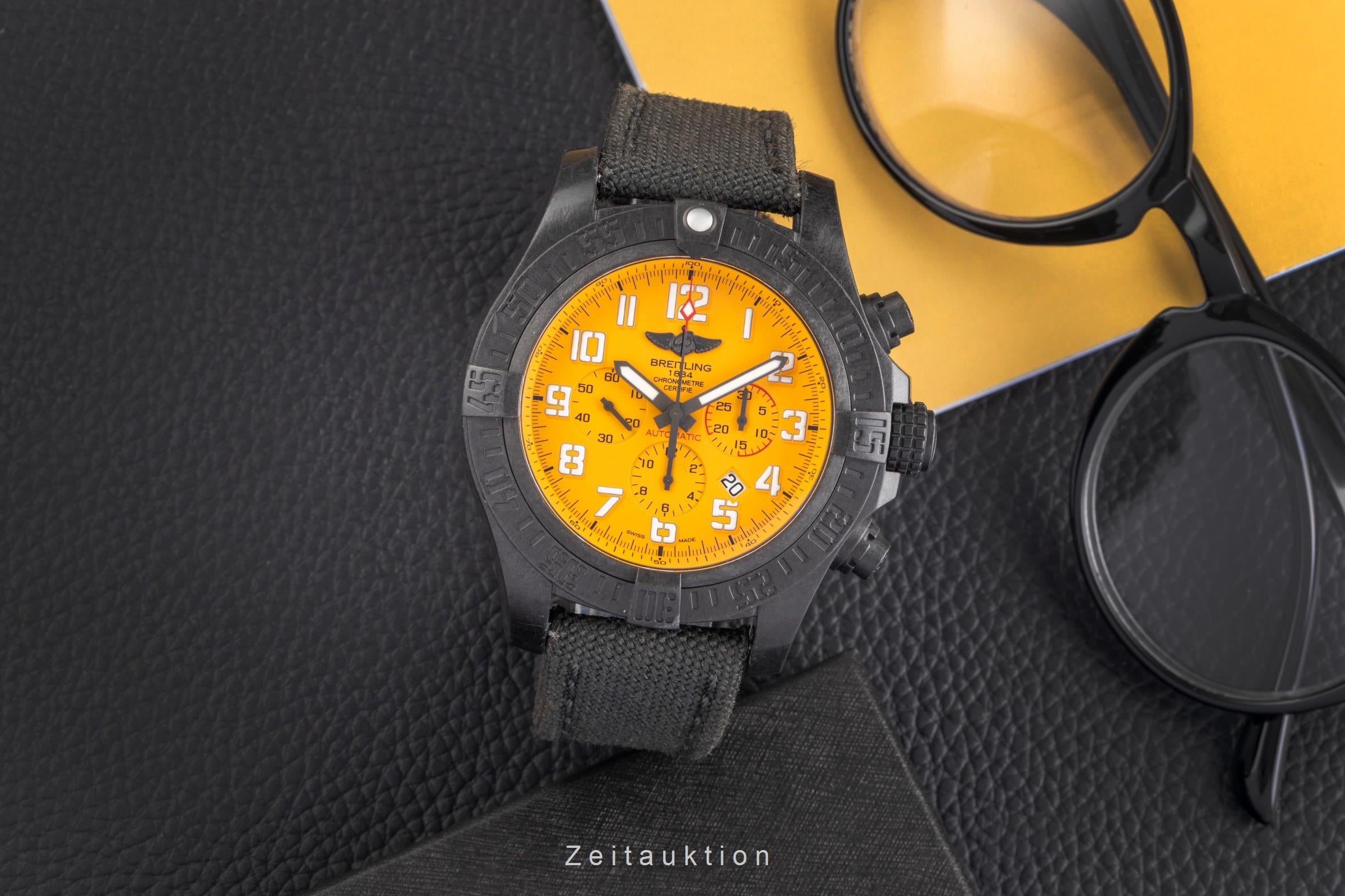 Breitling Avenger chronographe breitlight automatique montre pour hommes XB0170  [2504654]