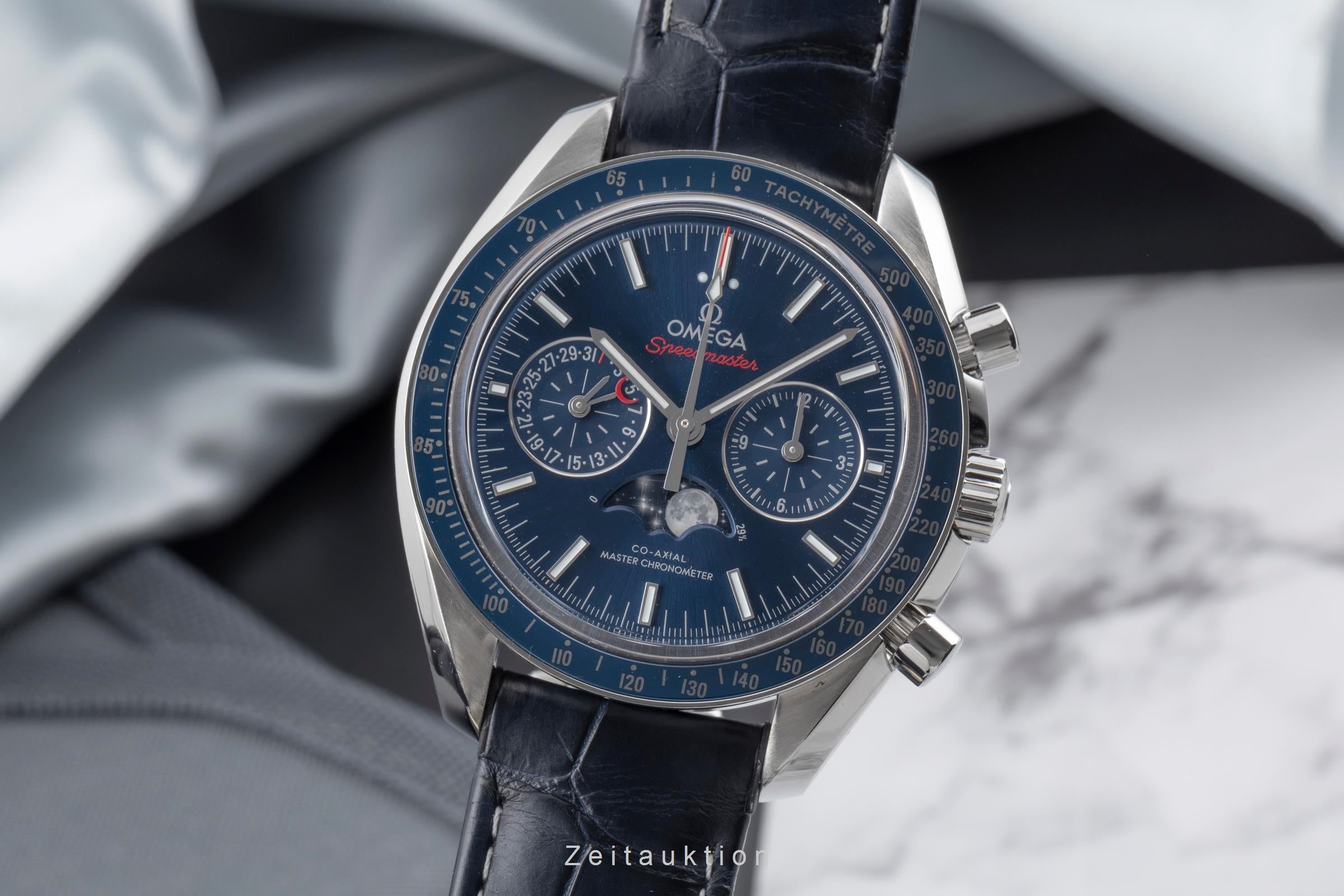 Omega Speedmaster Mondphase Chronograph Co-Axial 304.33.44.52.03.001 NP: 12000 € [2504675]