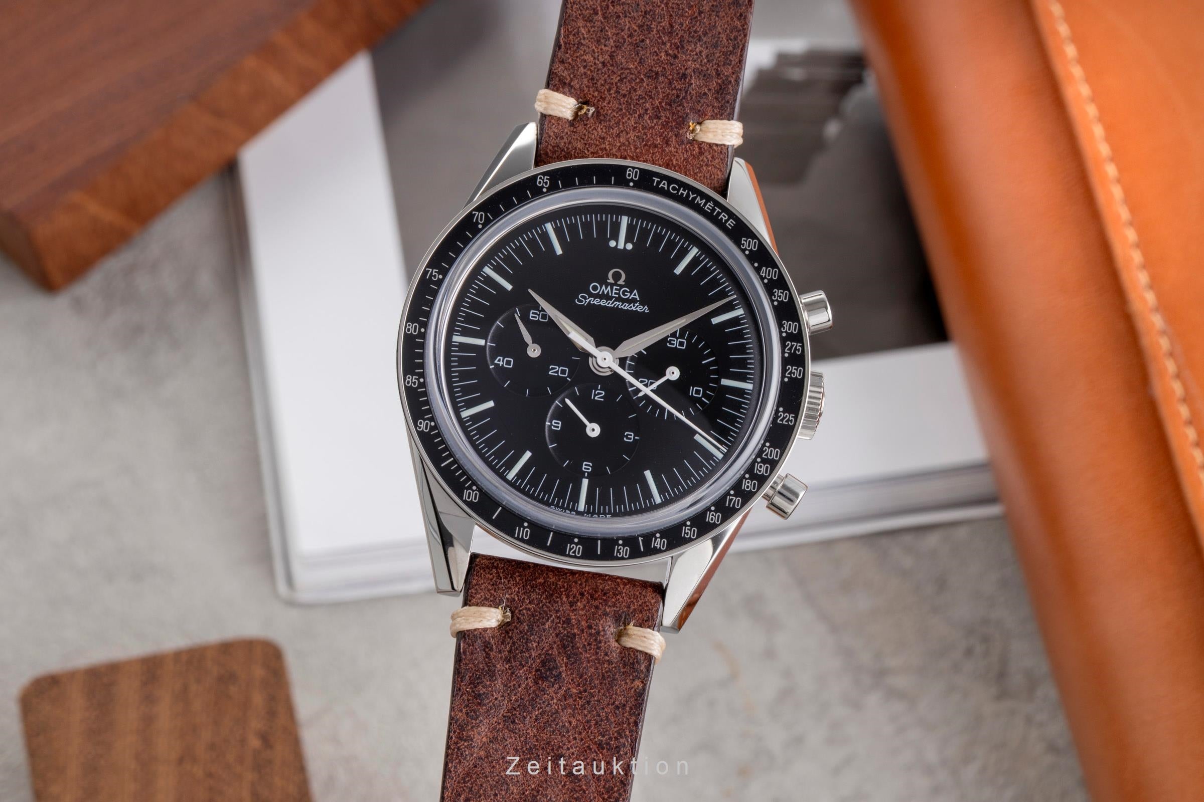 Omega Speedmaster Moonwatch chronograph steel manual winding men's watch 311.32.40.30.01.001  [2504686]