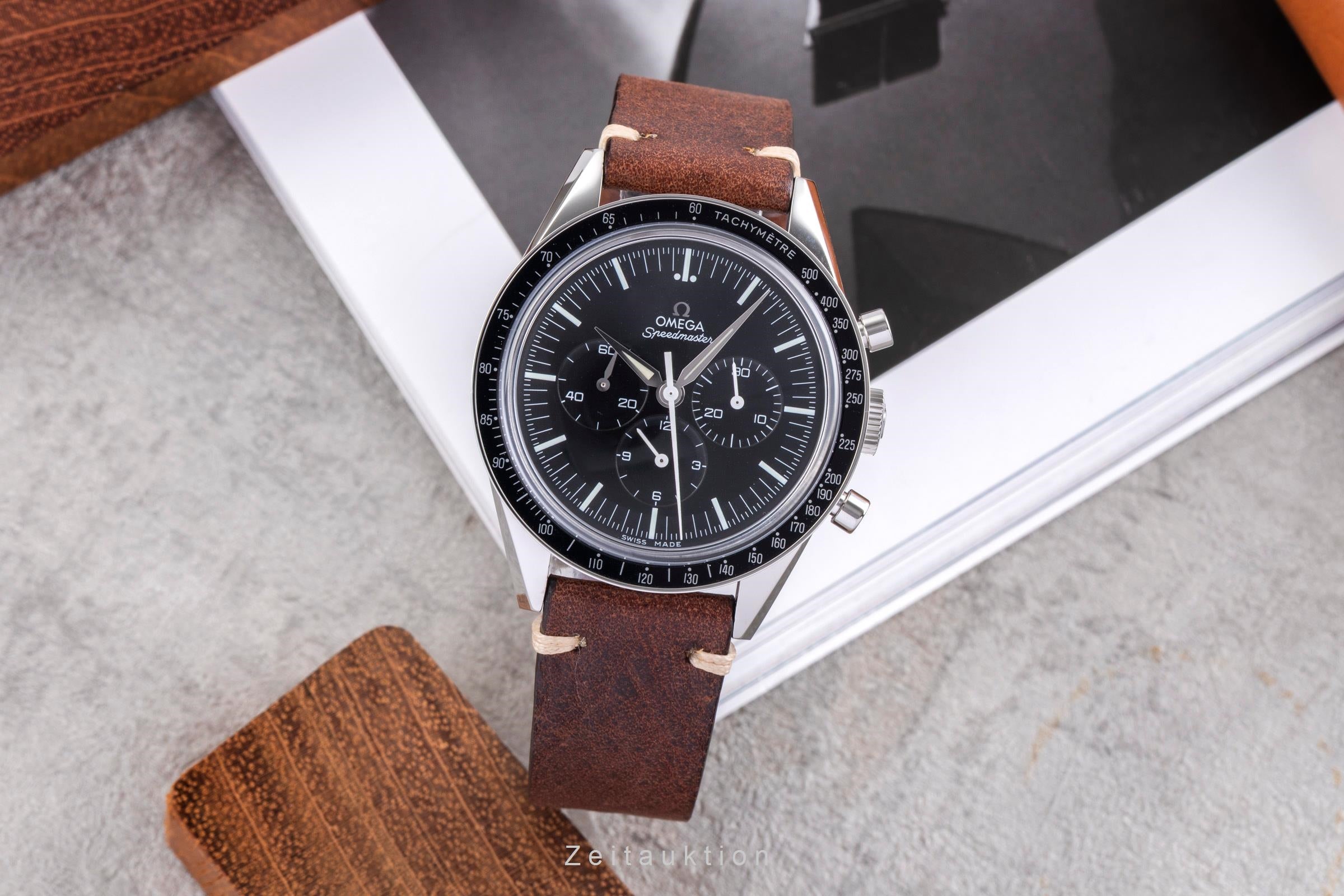 Omega Speedmaster Moonwatch chronograph steel manual winding men's watch 311.32.40.30.01.001  [2504686]