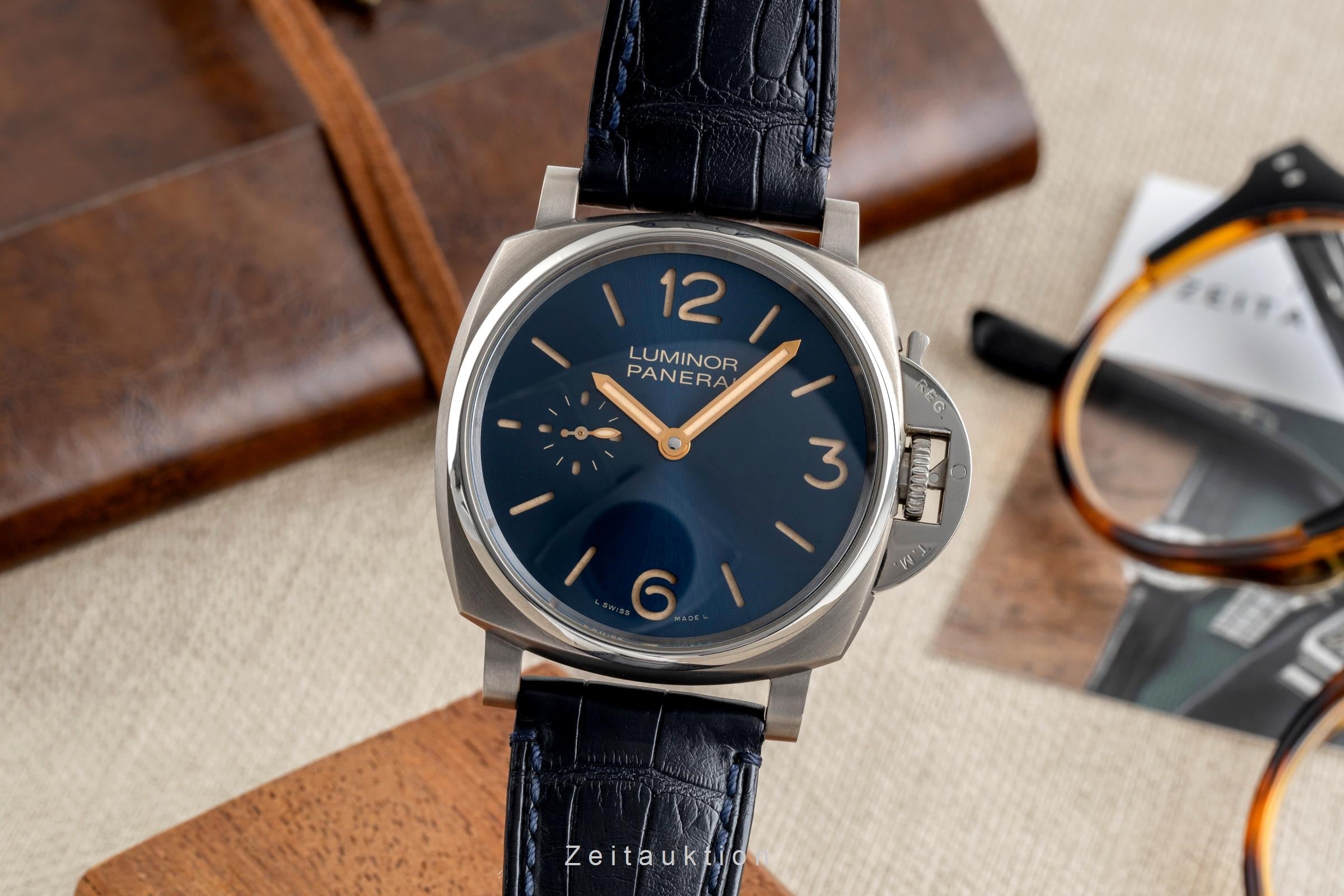 Panerai Luminor  titanium manual winding men's watch PAM00728  [2504729]