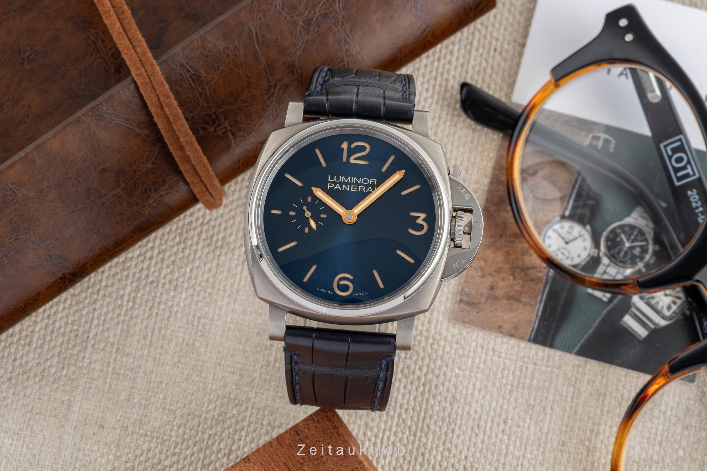 Panerai Luminor  titanium manual winding men's watch PAM00728  [2504729]