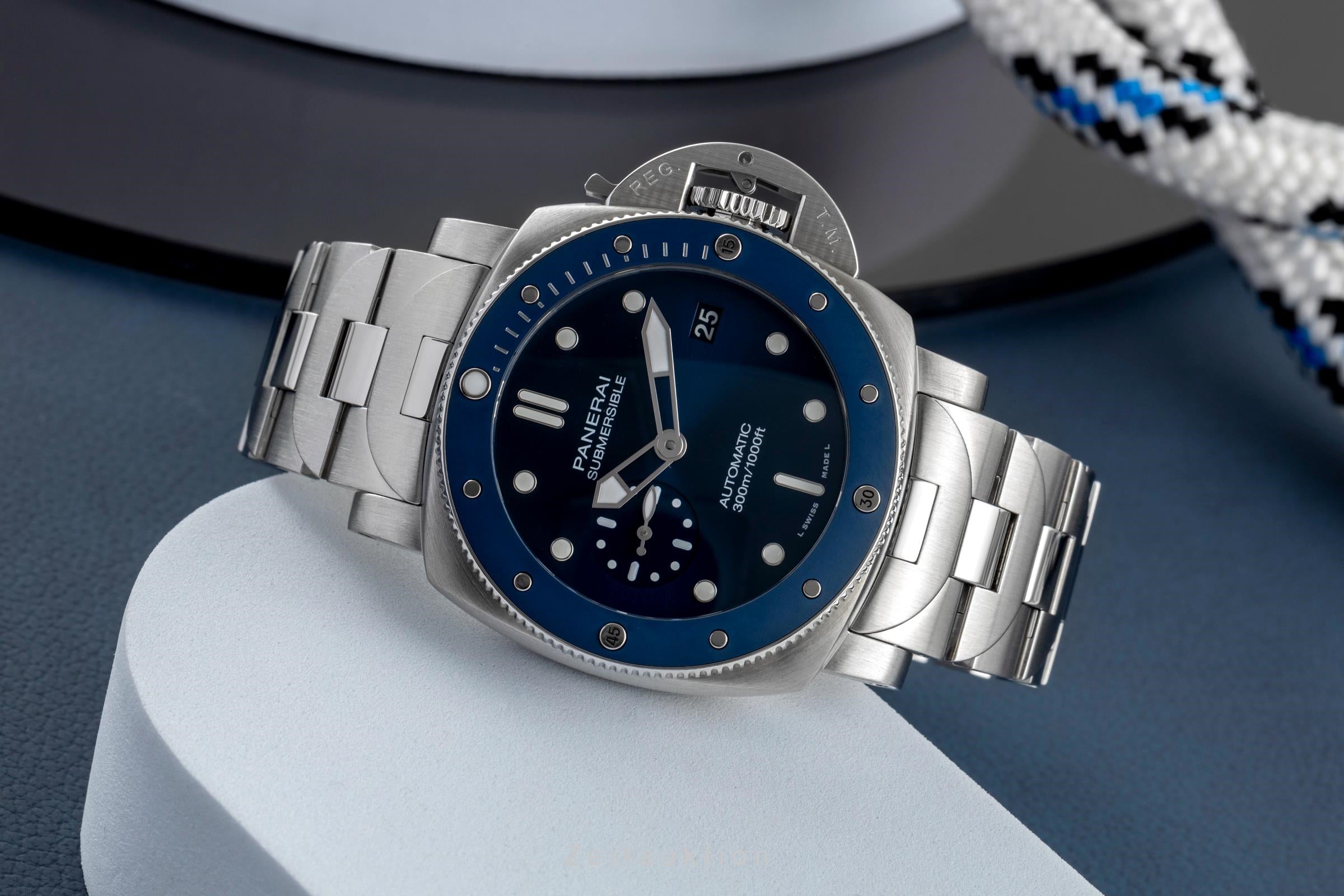 Panerai Submersible steel automatic men's watch PAM01068 LP: 11900EUR  [2504940]