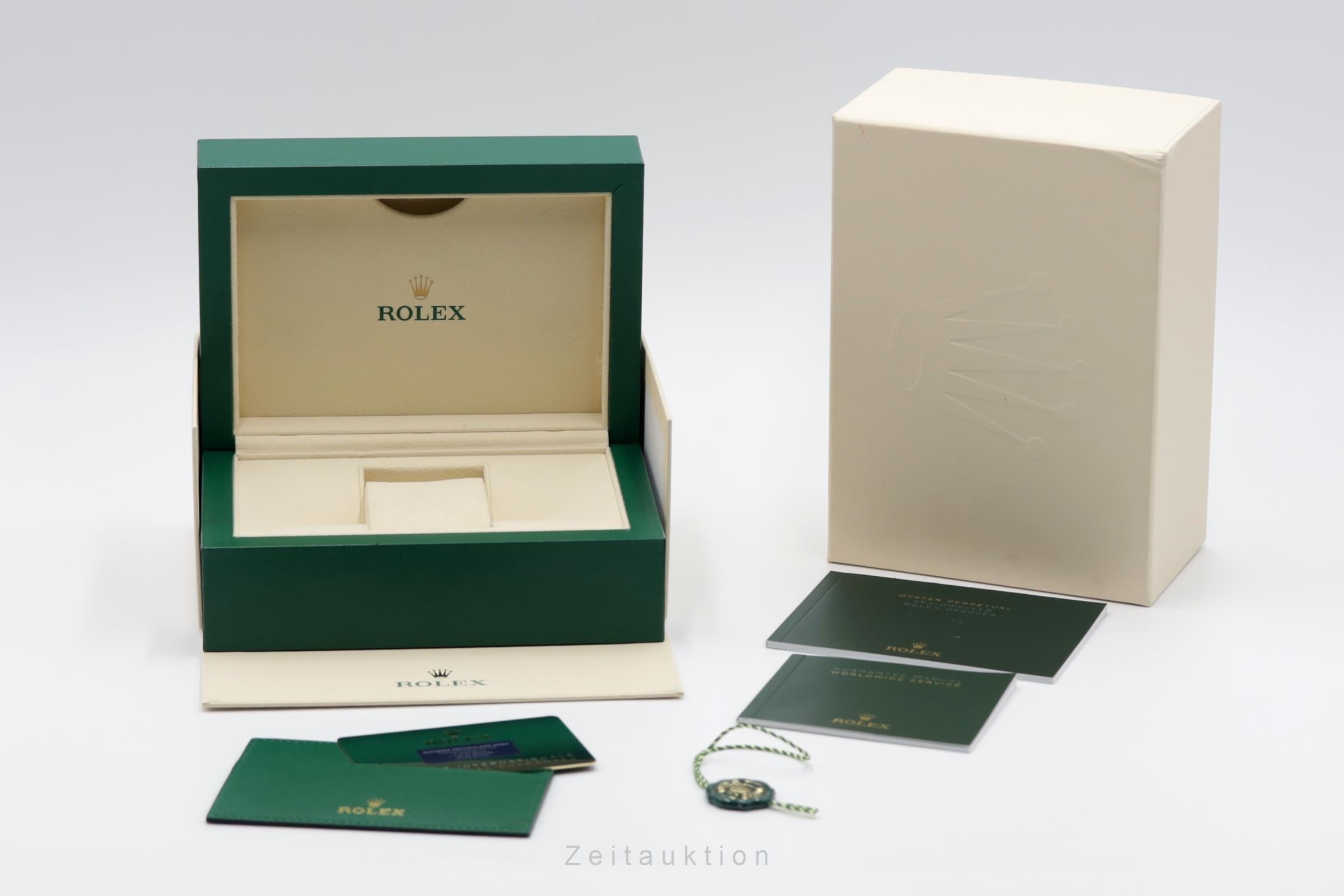 Rolex Sea-Dweller steel automatic men's watch 126600  [2504952]