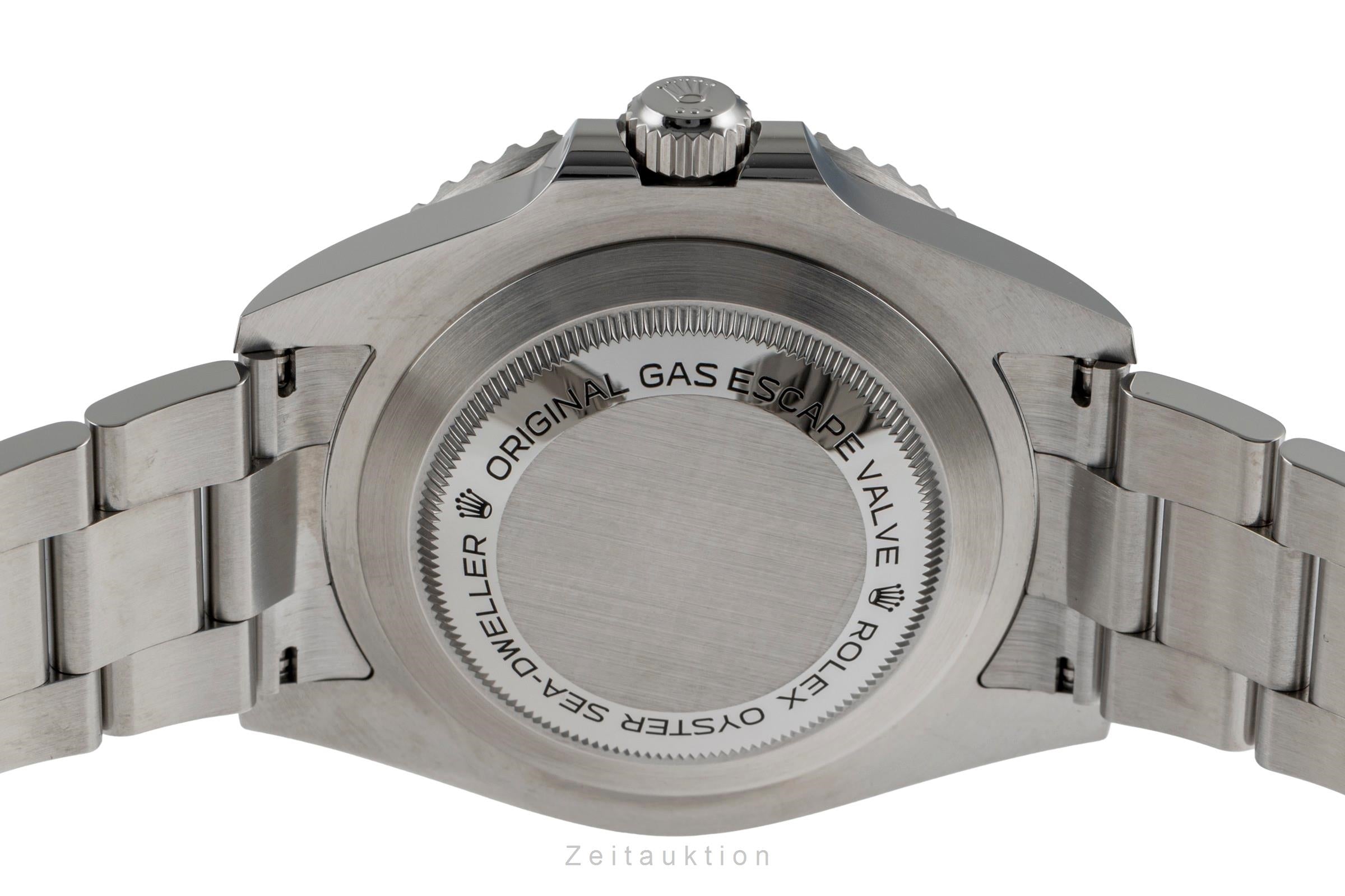 Rolex Sea-Dweller steel automatic men's watch 126600  [2504952]