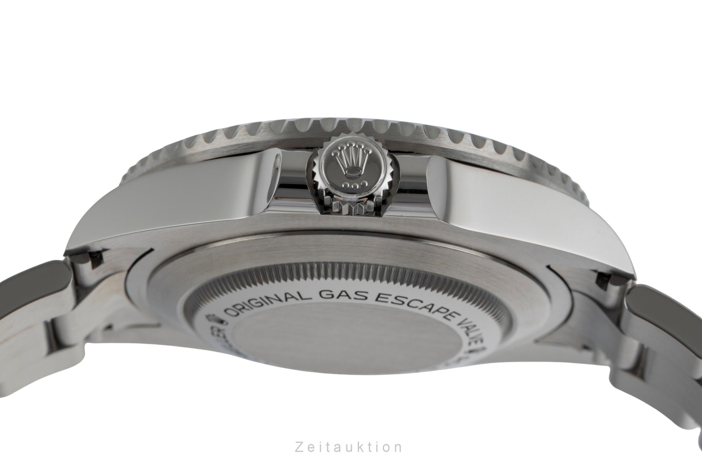 Rolex Sea-Dweller steel automatic men's watch 126600  [2504952]