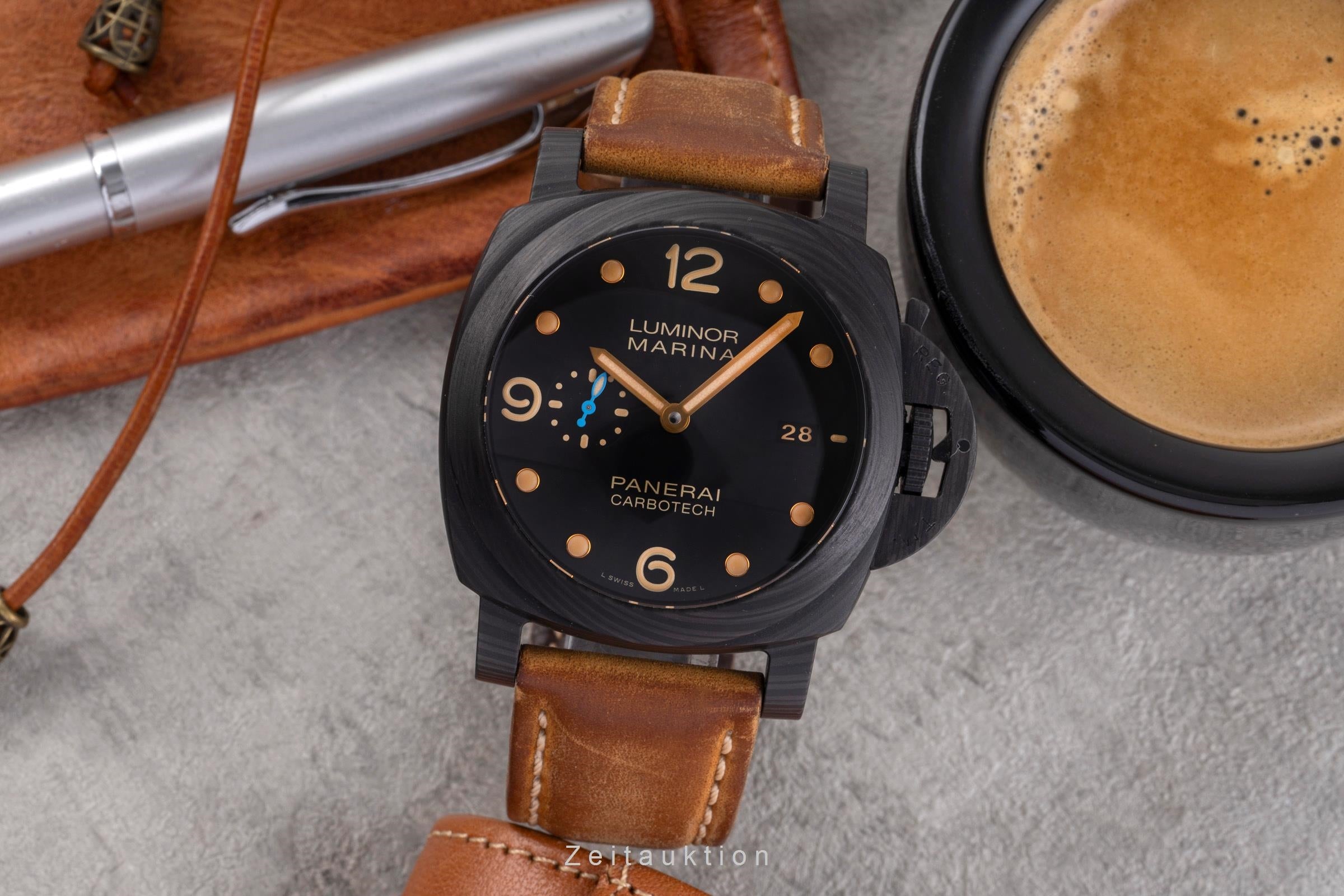 Panerai Luminor Marina carbone automatique montre pour hommes PAM00661 LP: 11900EUR  [2505009]