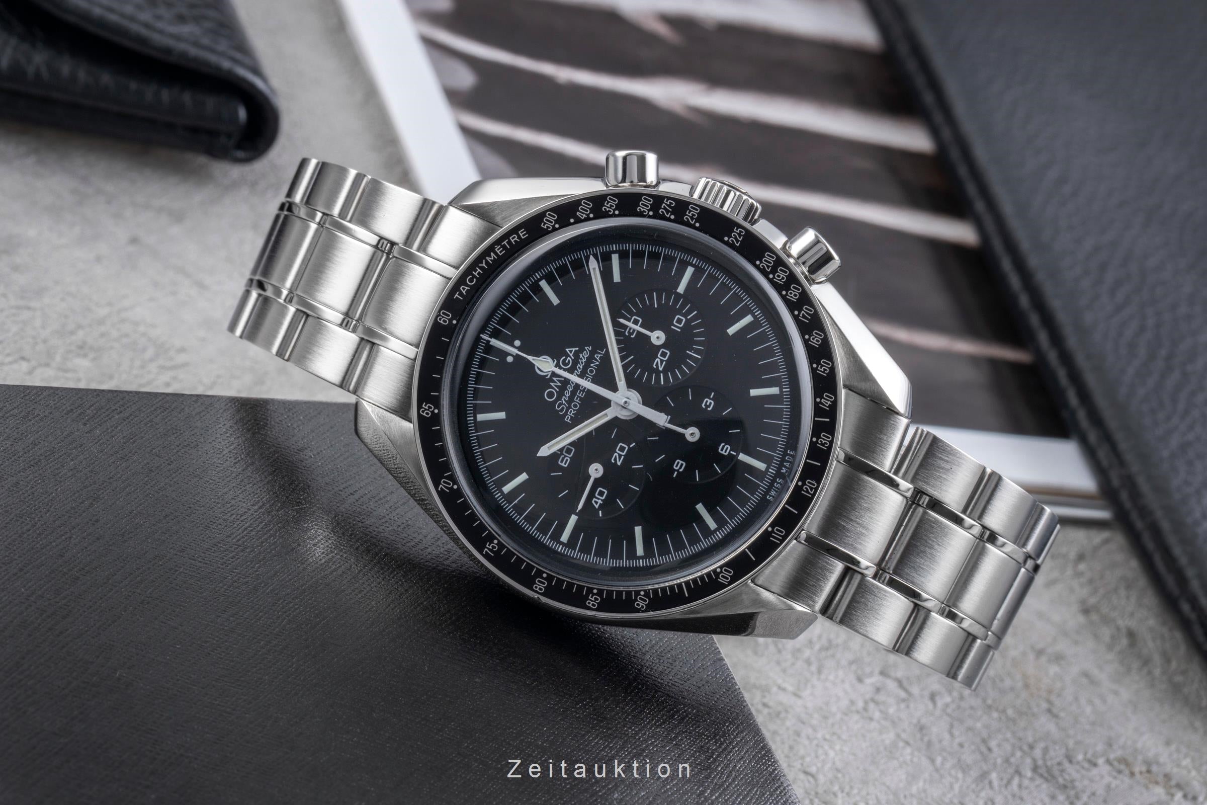 Omega Speedmaster Moonwatch chronographe acier à remontage manuel montre pour hommes 311.30.42.30.01.005 LP: 7600EUR  [2505093]