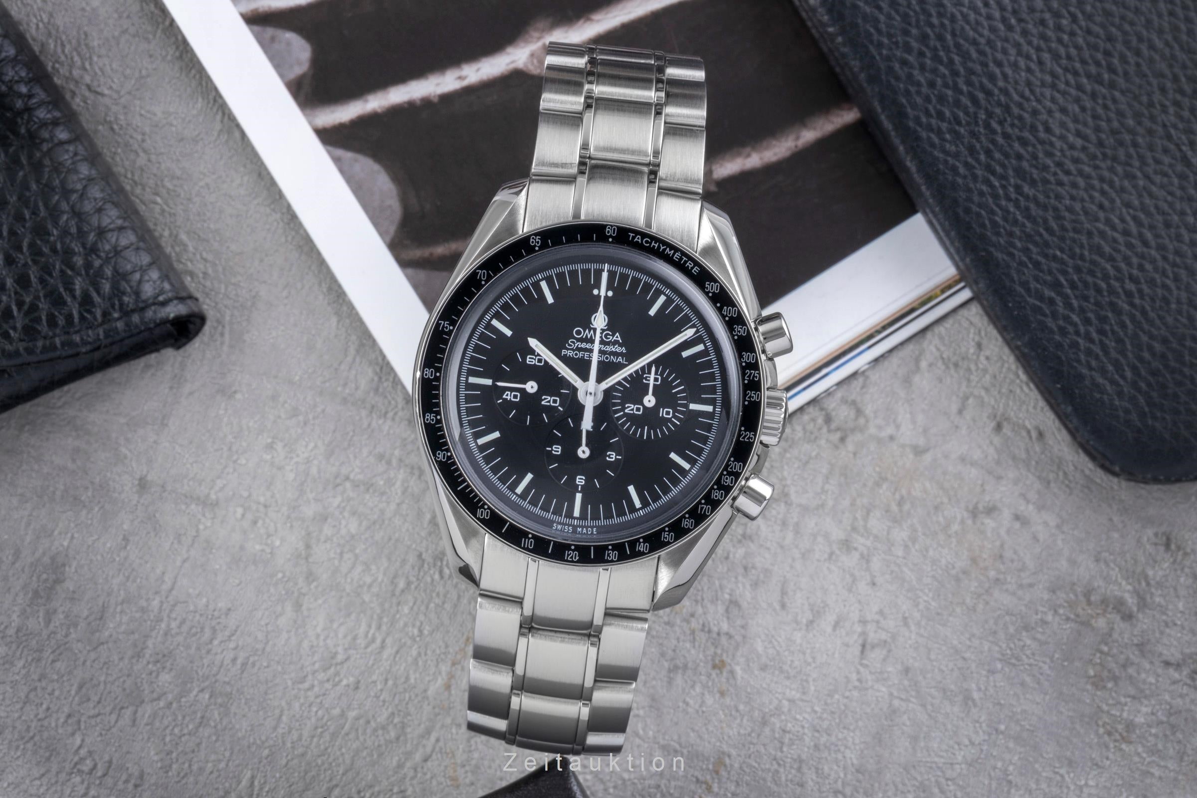 Omega Speedmaster Moonwatch chronographe acier à remontage manuel montre pour hommes 311.30.42.30.01.005 LP: 7600EUR  [2505093]