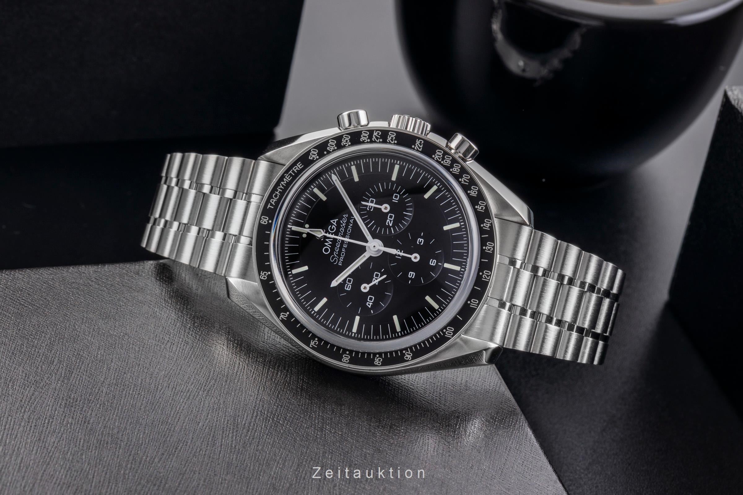 Omega Speedmaster Moonwatch chronograph steel manual winding men's watch 310.30.42.50.01.002 LP: 8700EUR  [2505118]