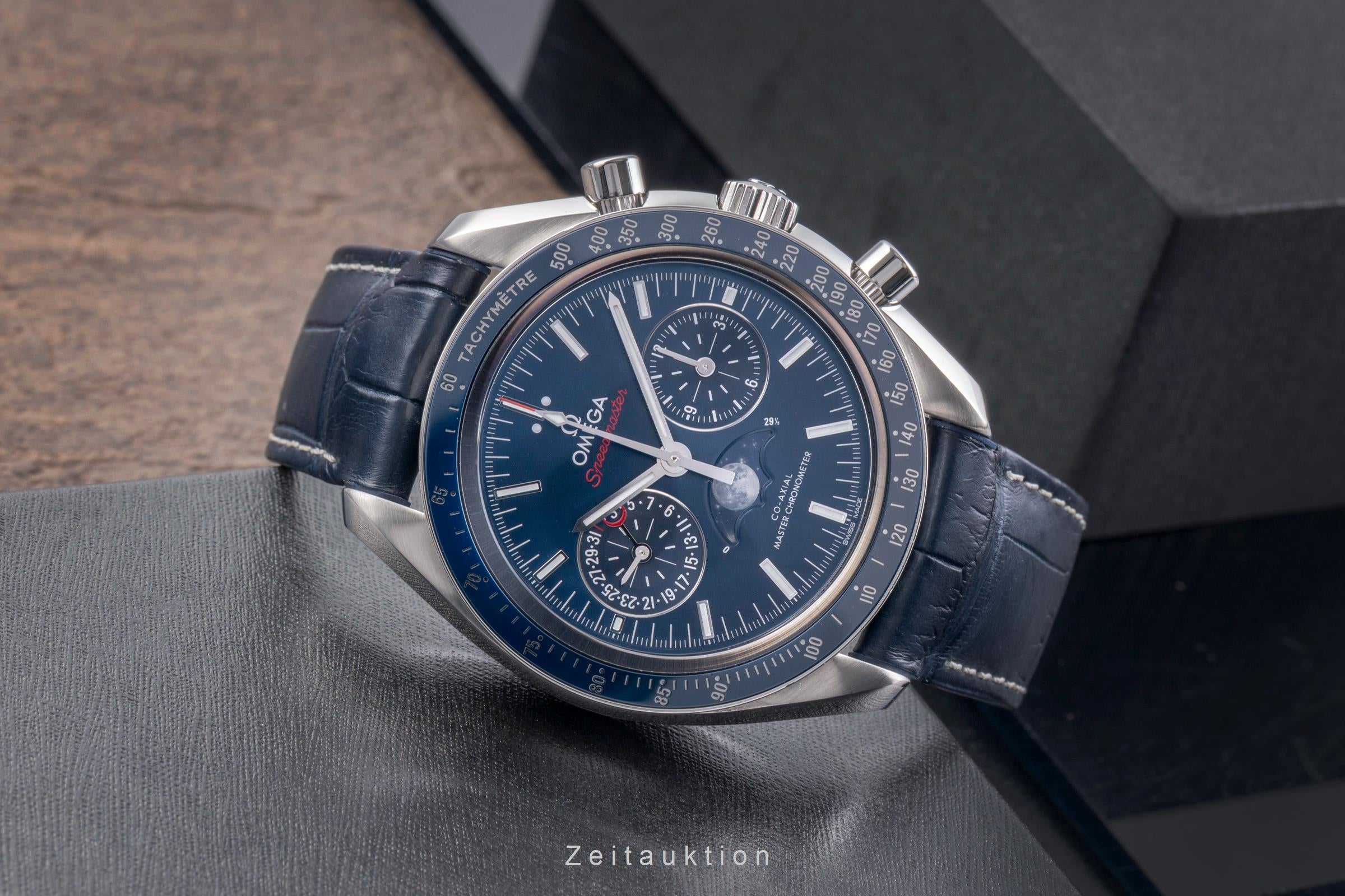 Omega Speedmaster chronograph steel automatic men's watch 304.33.44.52.03.001 LP: 12200EUR  [2505123]