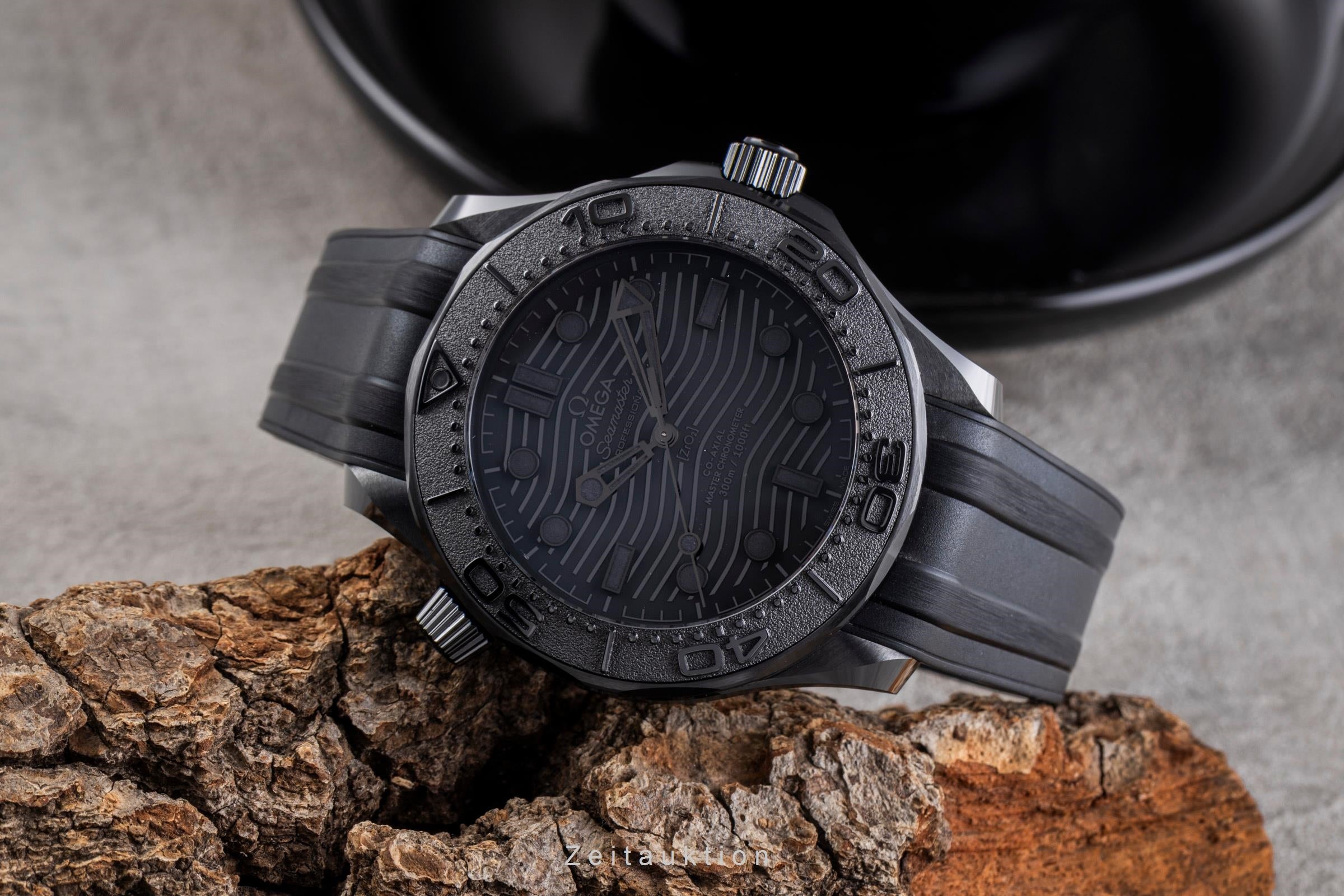 Omega Seamaster céramique automatique 8806 - Main Image