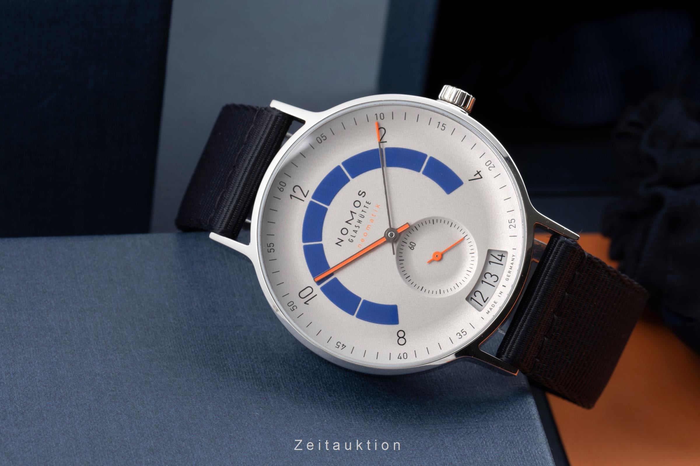 Nomos Autobahn Neomatik 41 Datum Sportgrau Stahl Ref.1303  [2505214]