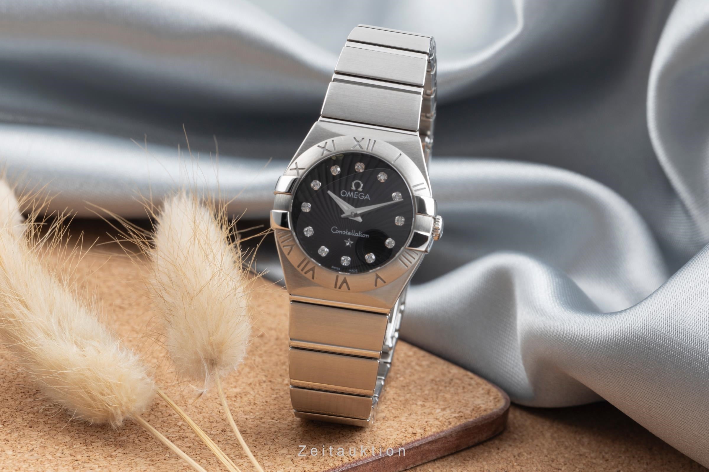 Omega Constellation Diamond Dial Stahl Damenuhr Ref. 123.10.24.60.51.001 B&P [2505248]