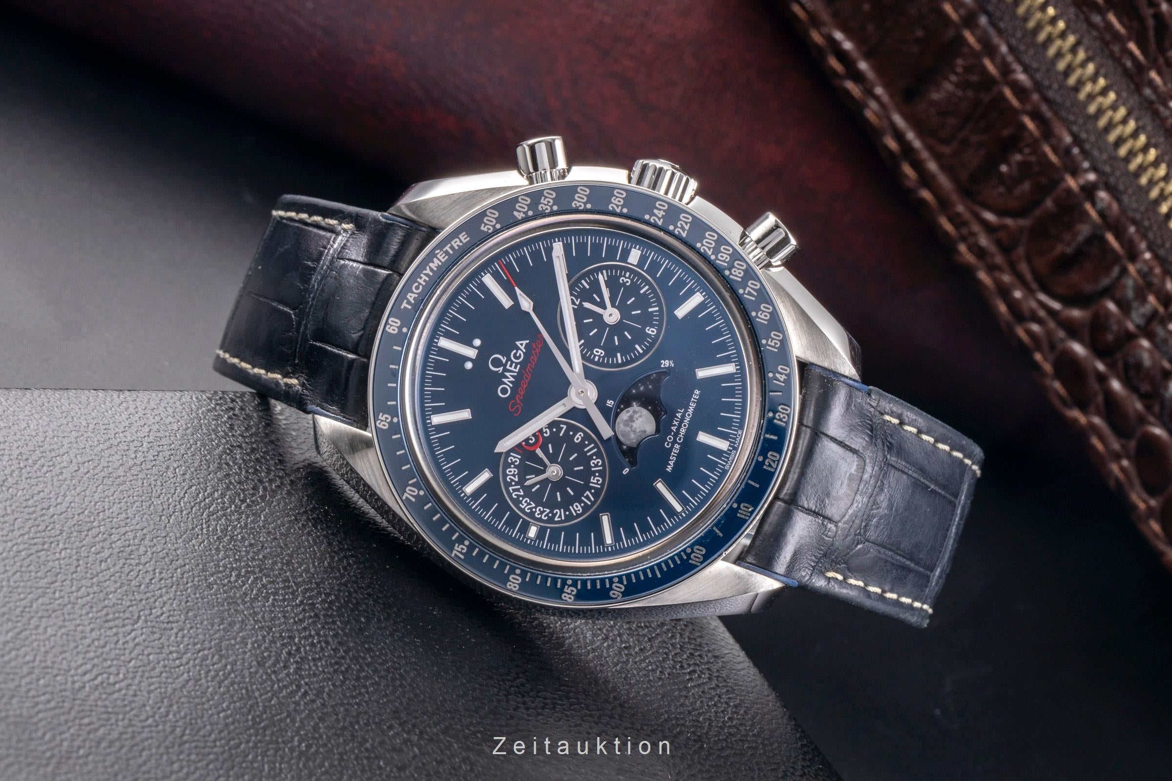 Omega Speedmaster chronograph steel automatic men's watch 304.33.44.52.03.001 LP: 12200EUR  [2505261]