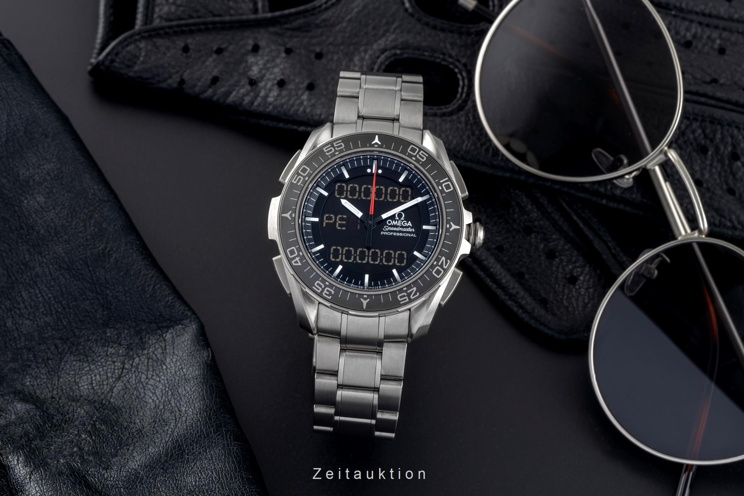 Omega Speedmaster chronograph titanium quartz men's watch 318.90.45.79.01.001  [2505301]