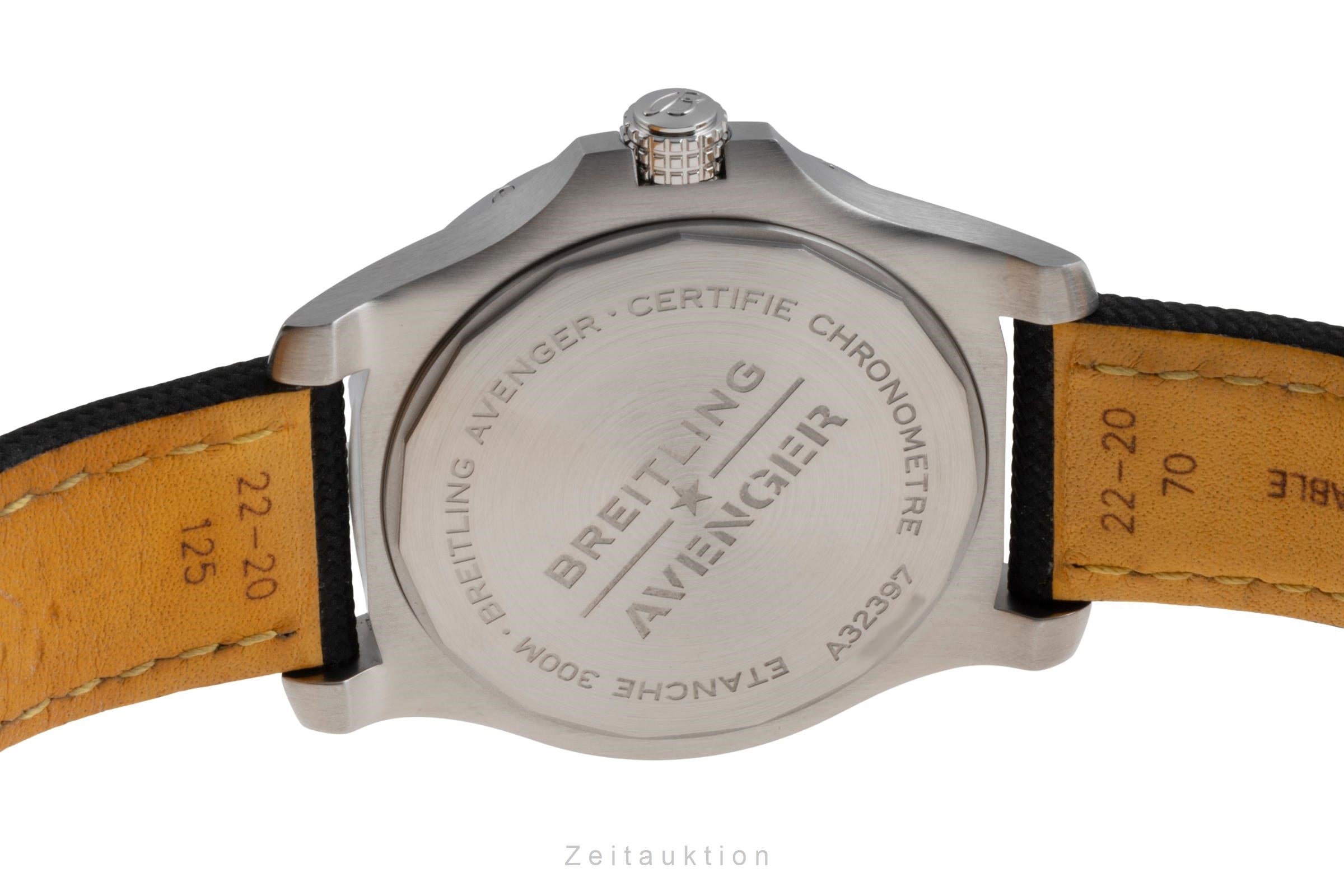 Breitling Avenger II GMT steel automatic men's watch A32397101A1X1  [2505626]