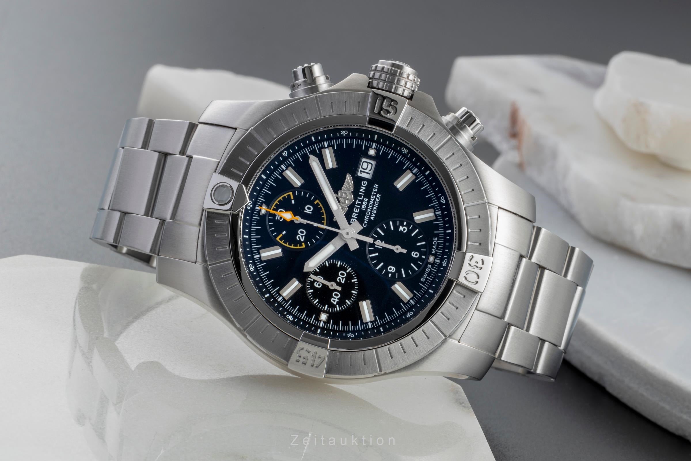 Breitling Avenger chronographe acier automatique montre pour hommes A13317  [2505744]