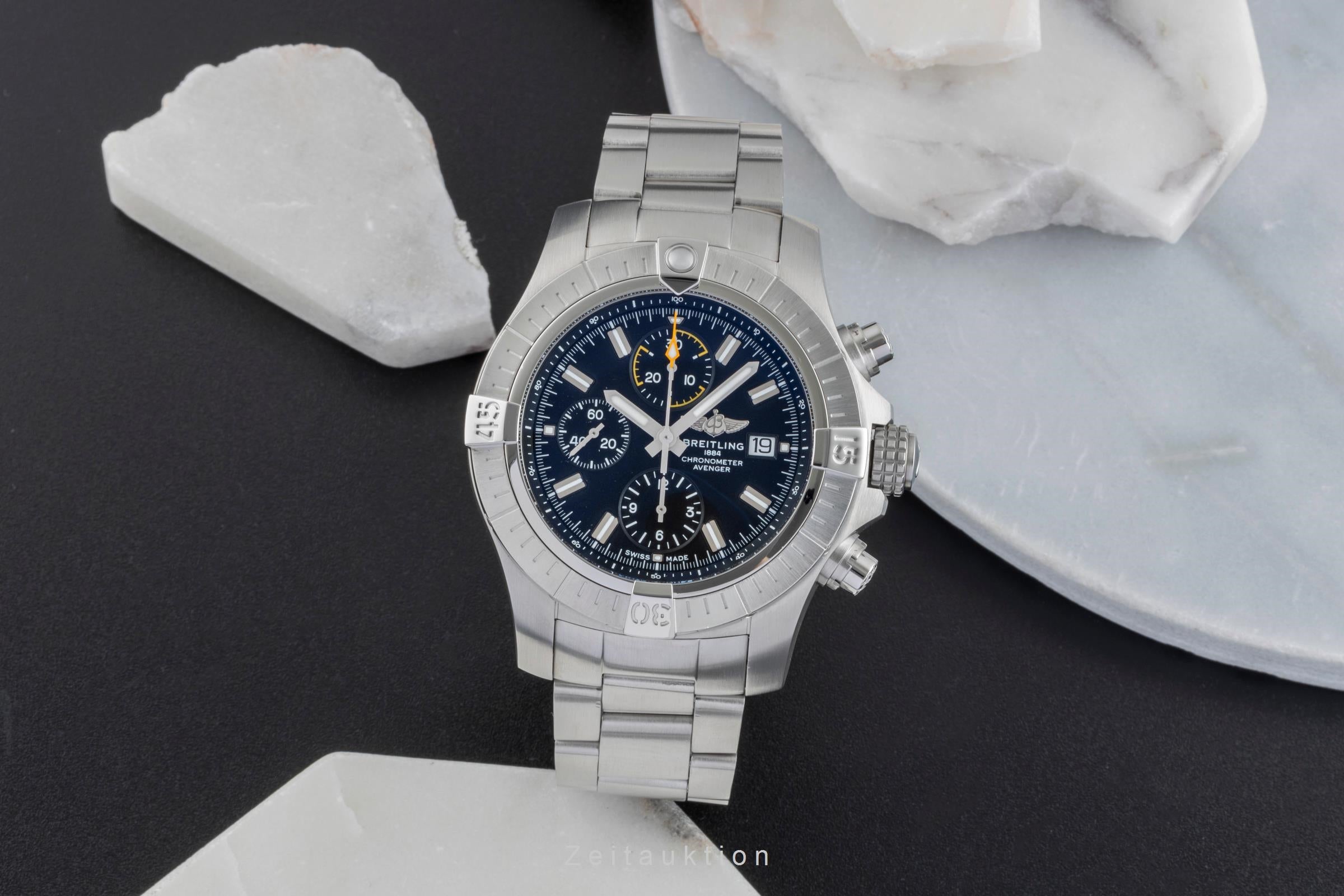 Breitling Avenger chronographe acier automatique montre pour hommes A13317  [2505744]