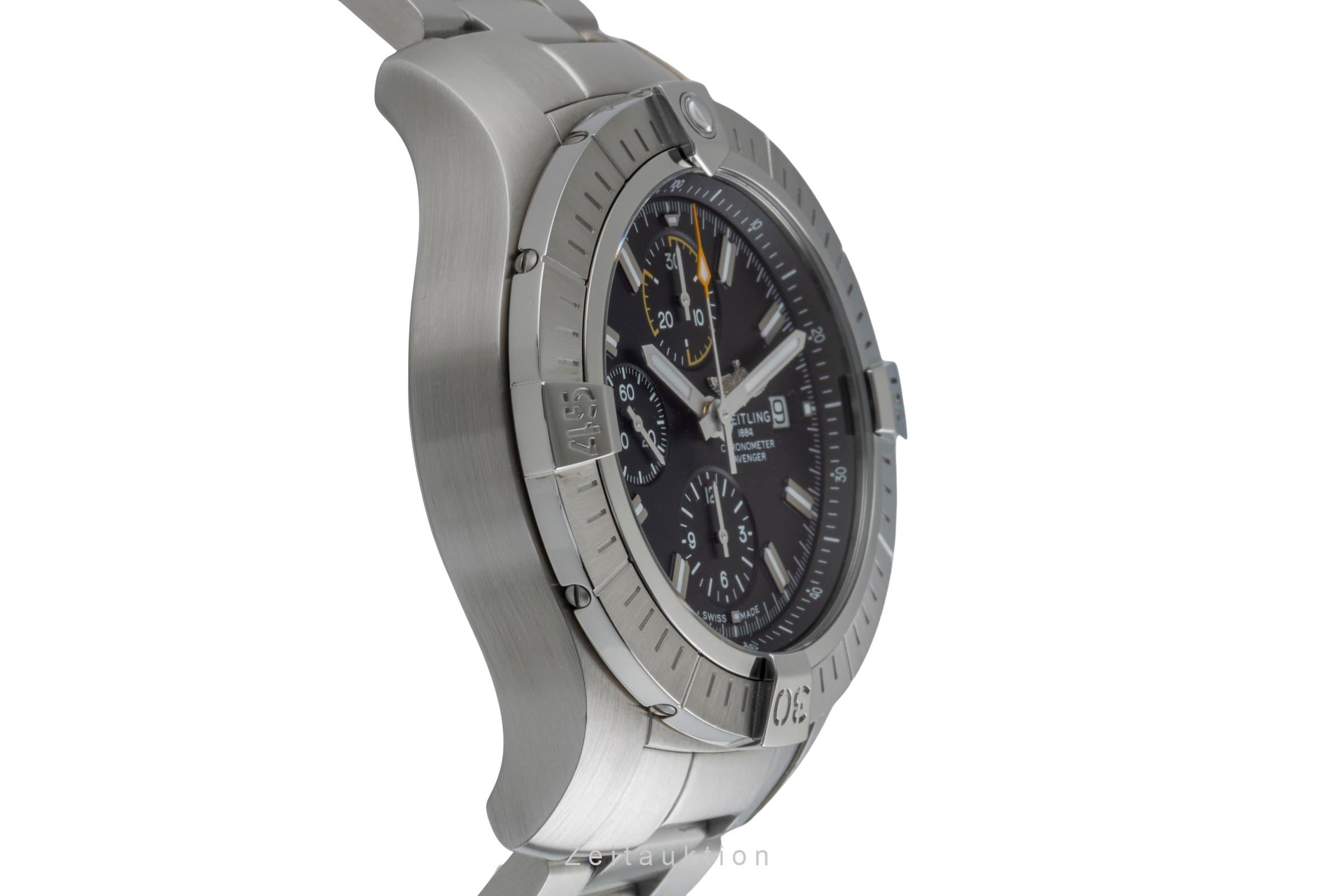 Breitling Avenger chronographe acier automatique montre pour hommes A13317  [2505744]