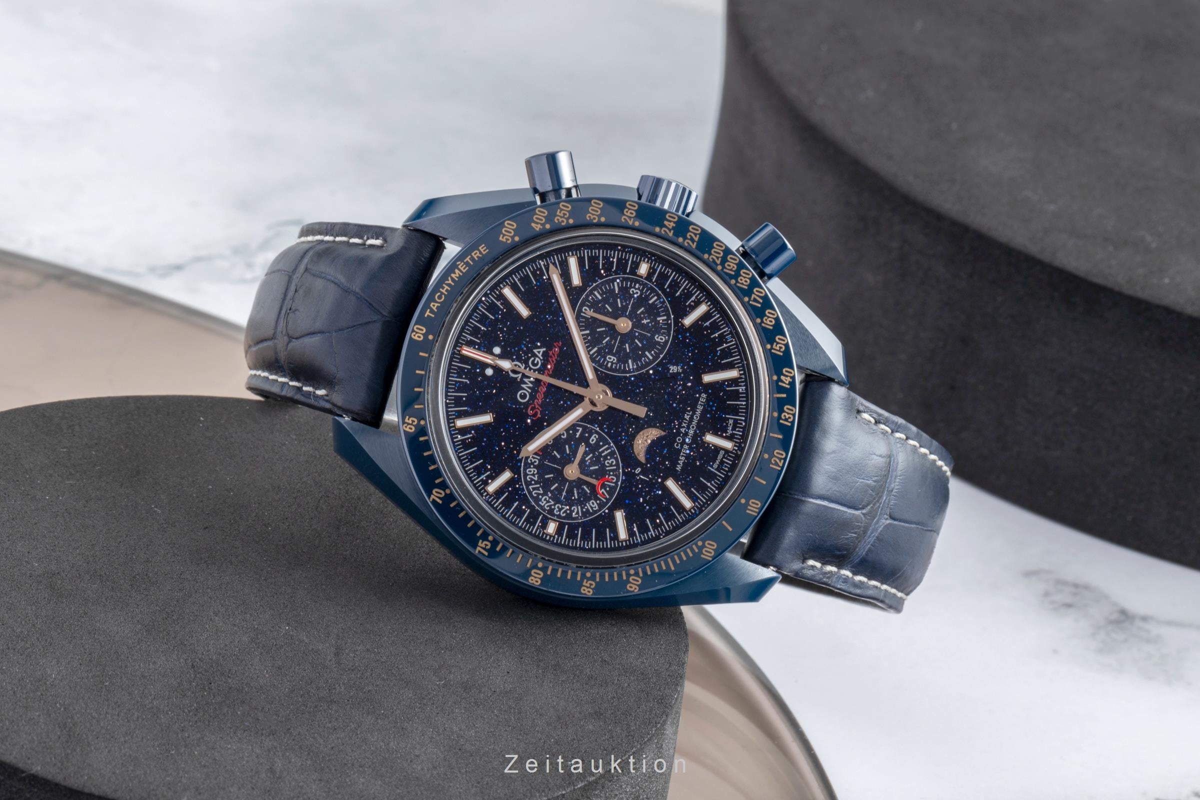 Omega Speedmaster Moonwatch chronographe céramique automatique montre pour hommes 304.93.44.52.03.002 LP: 16000EUR  [2505754]