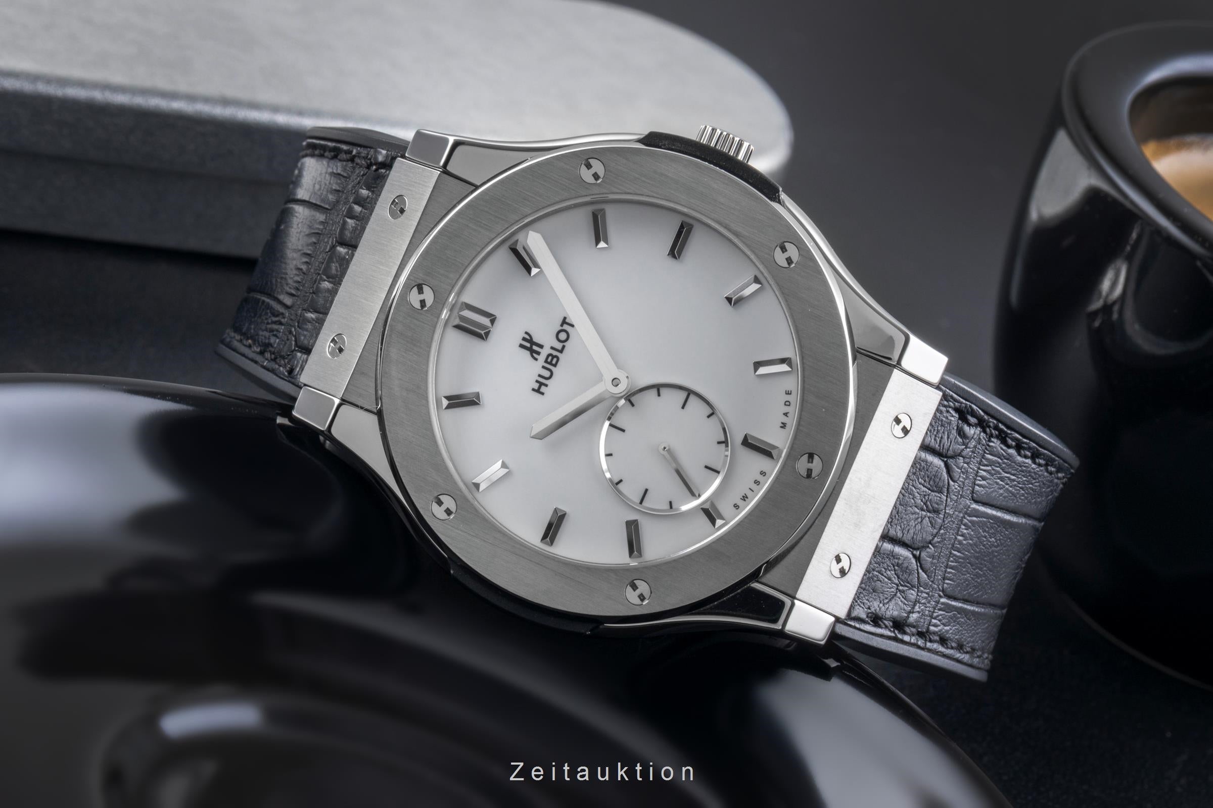 Hublot Classic Fusion titane  à remontage manuel montre pour hommes 515.NX.2210.LR  [2505785]