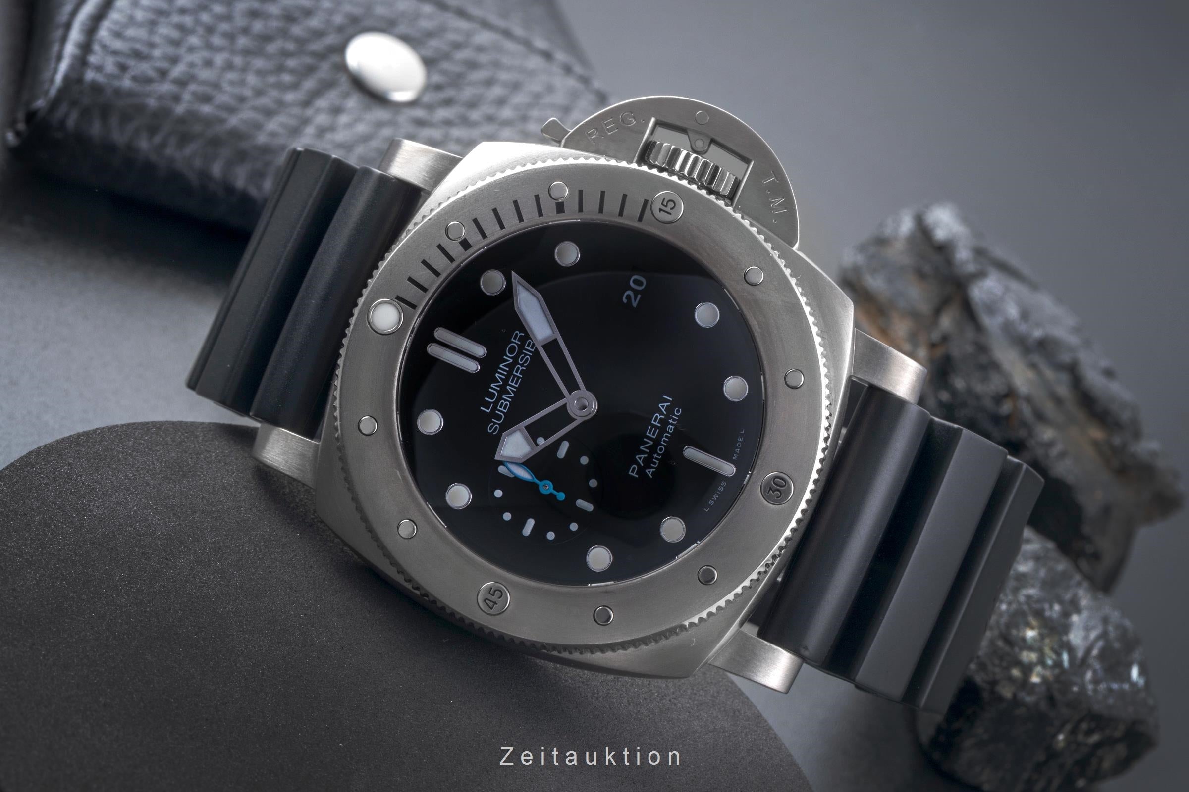 Panerai Submersible titane  automatique montre pour hommes PAM01305 LP: 10900EUR  [2505805]