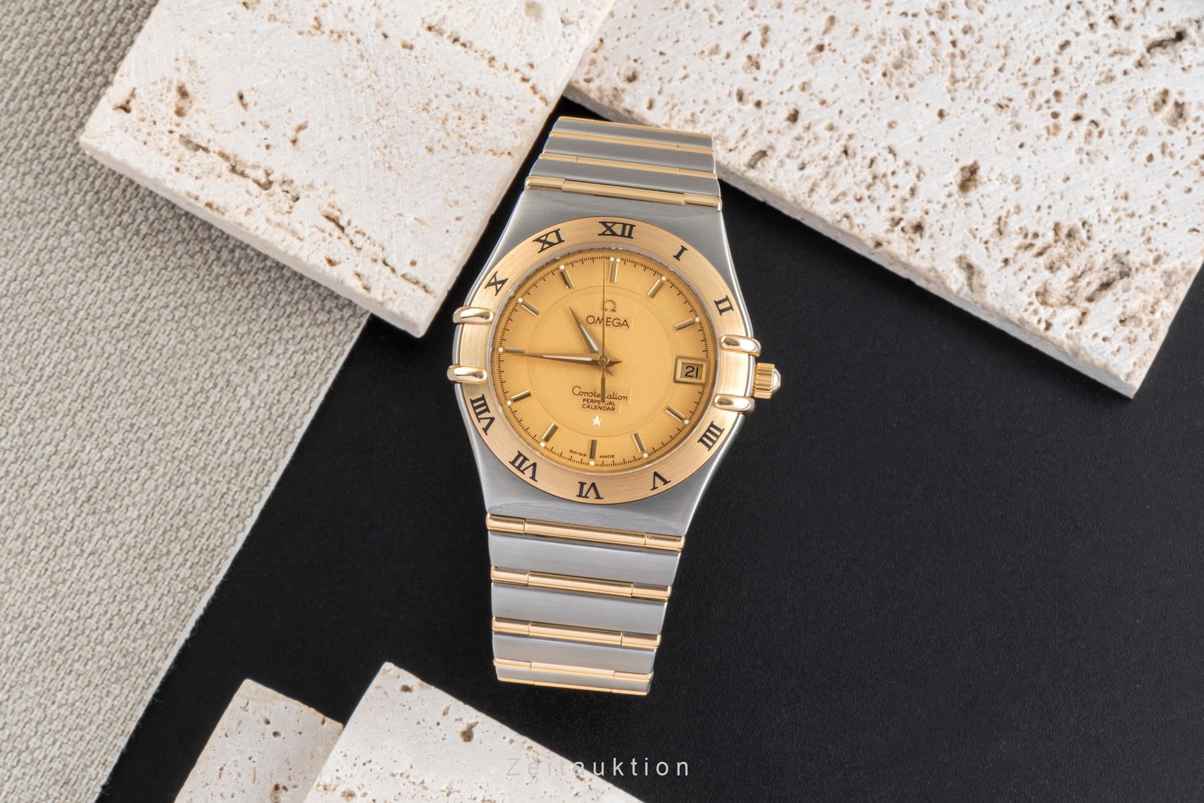 Omega Constellation acier / or  quartz montre pour hommes 1252.10.00  396.1202  [2505845]