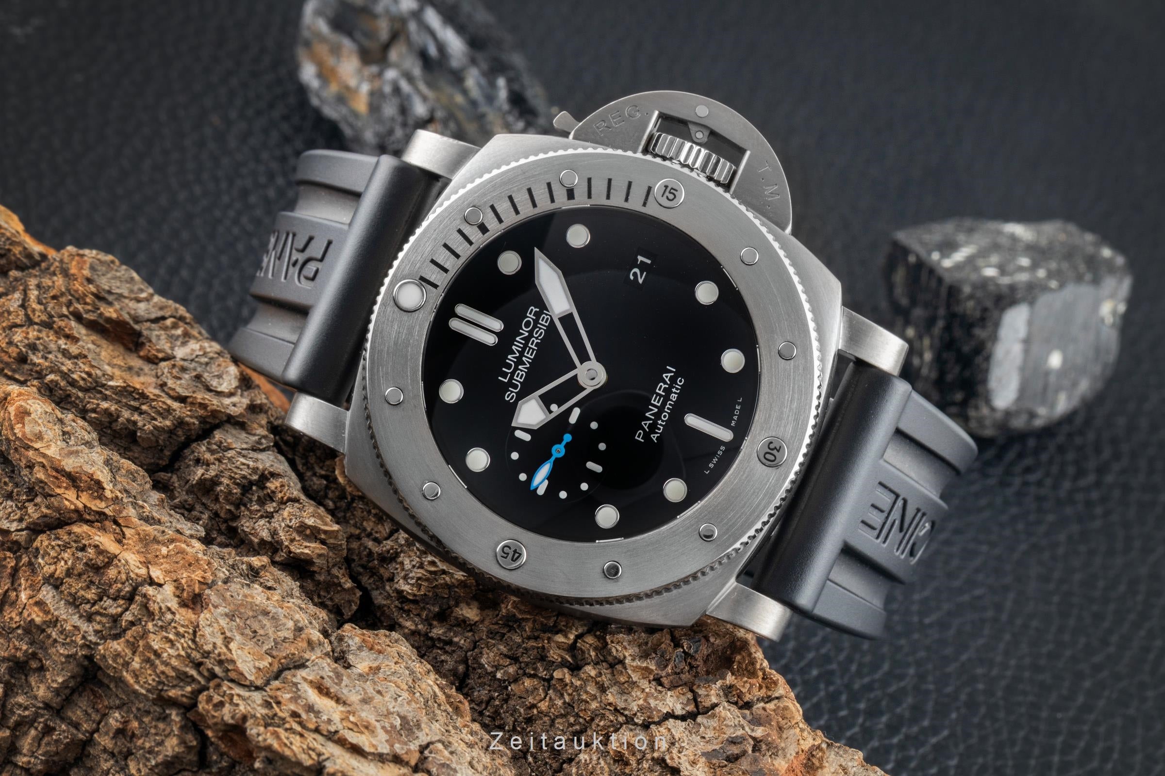 Panerai Submersible titanium automatic men's watch PAM01305  [2505890]