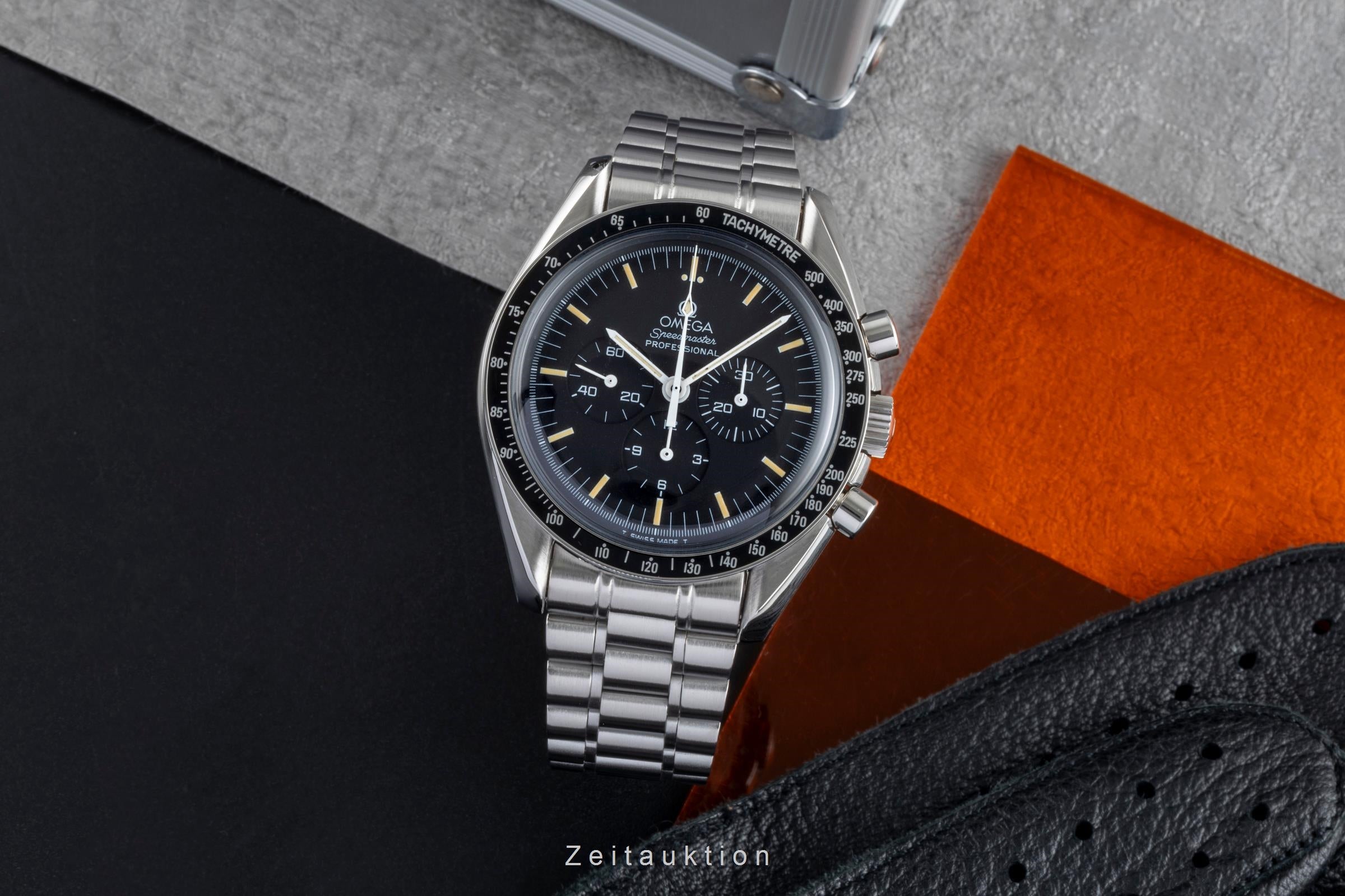Omega Speedmaster Moonwatch chronographe acier à remontage manuel montre pour hommes 3592.50.00  [2505938]