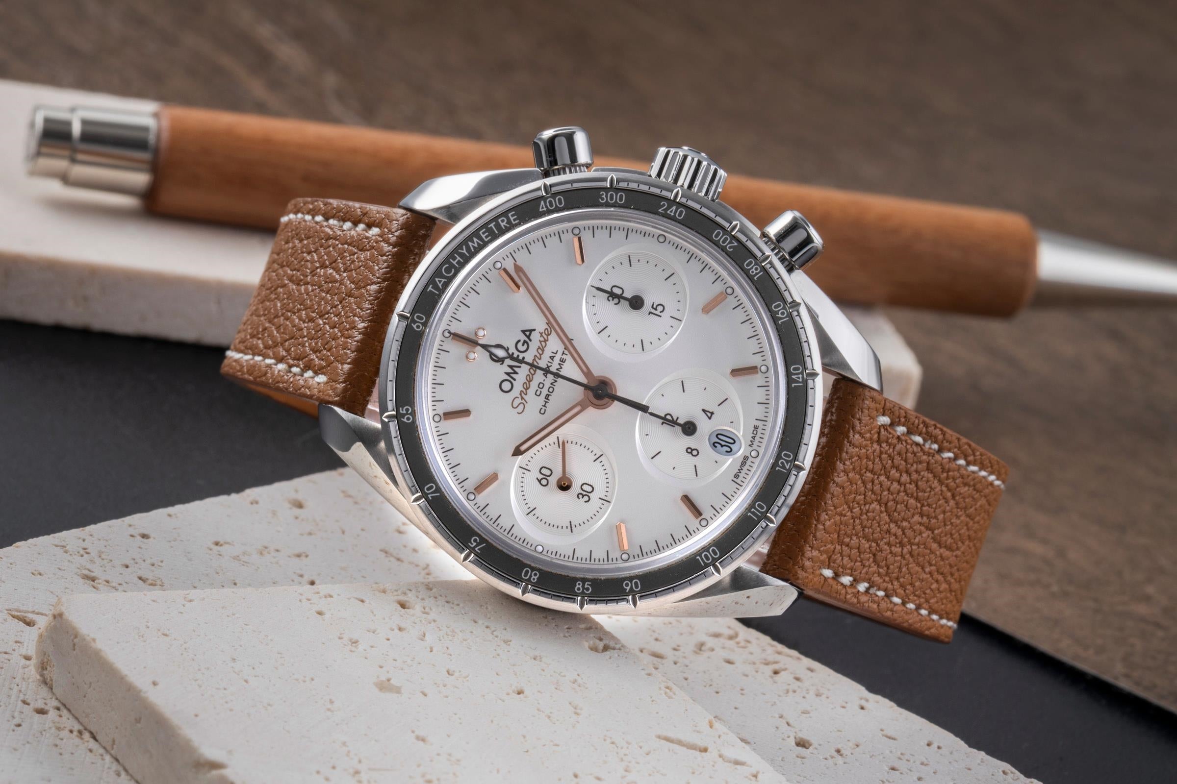 Omega Speedmaster chronographe acier automatique montre pour hommes 324.32.38.50.02.001 LP: 5700EUR  [2506040]