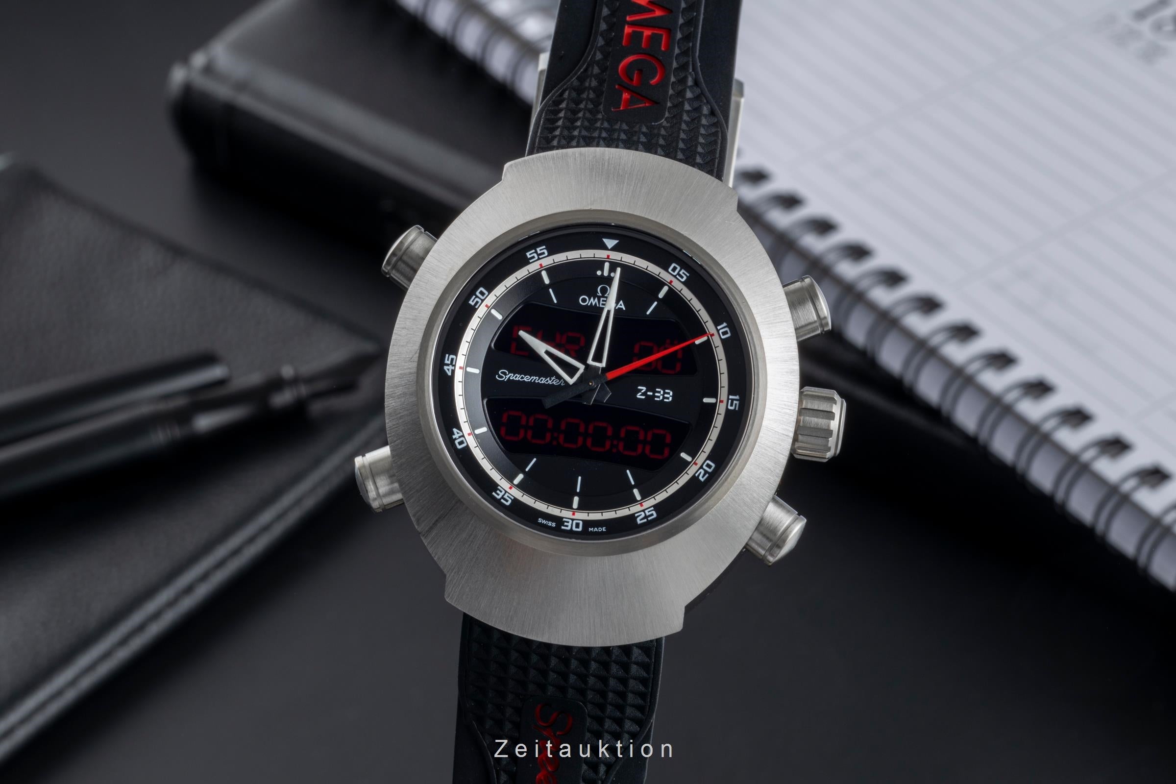 Omega Speedmaster chronographe titane  quartz montre pour hommes 325.92.43.79.01.001  [2506178]