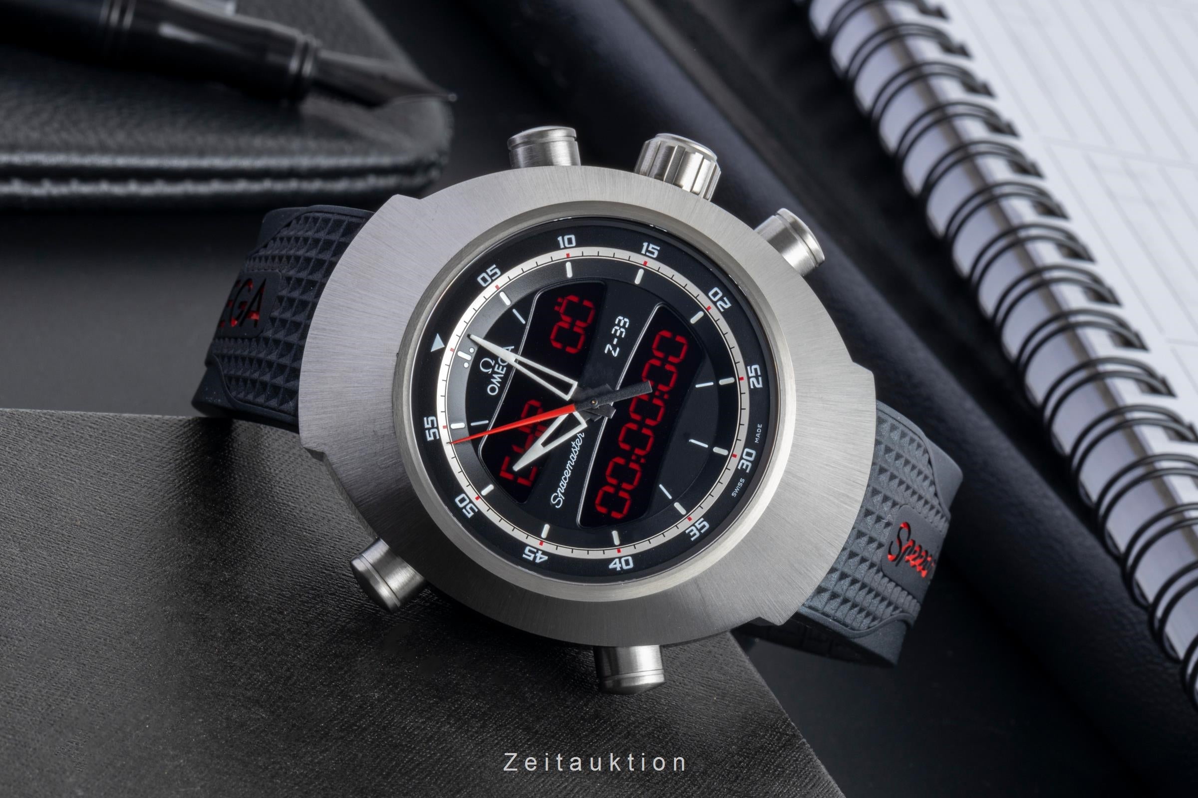 Omega Speedmaster chronographe titane  quartz montre pour hommes 325.92.43.79.01.001  [2506178]