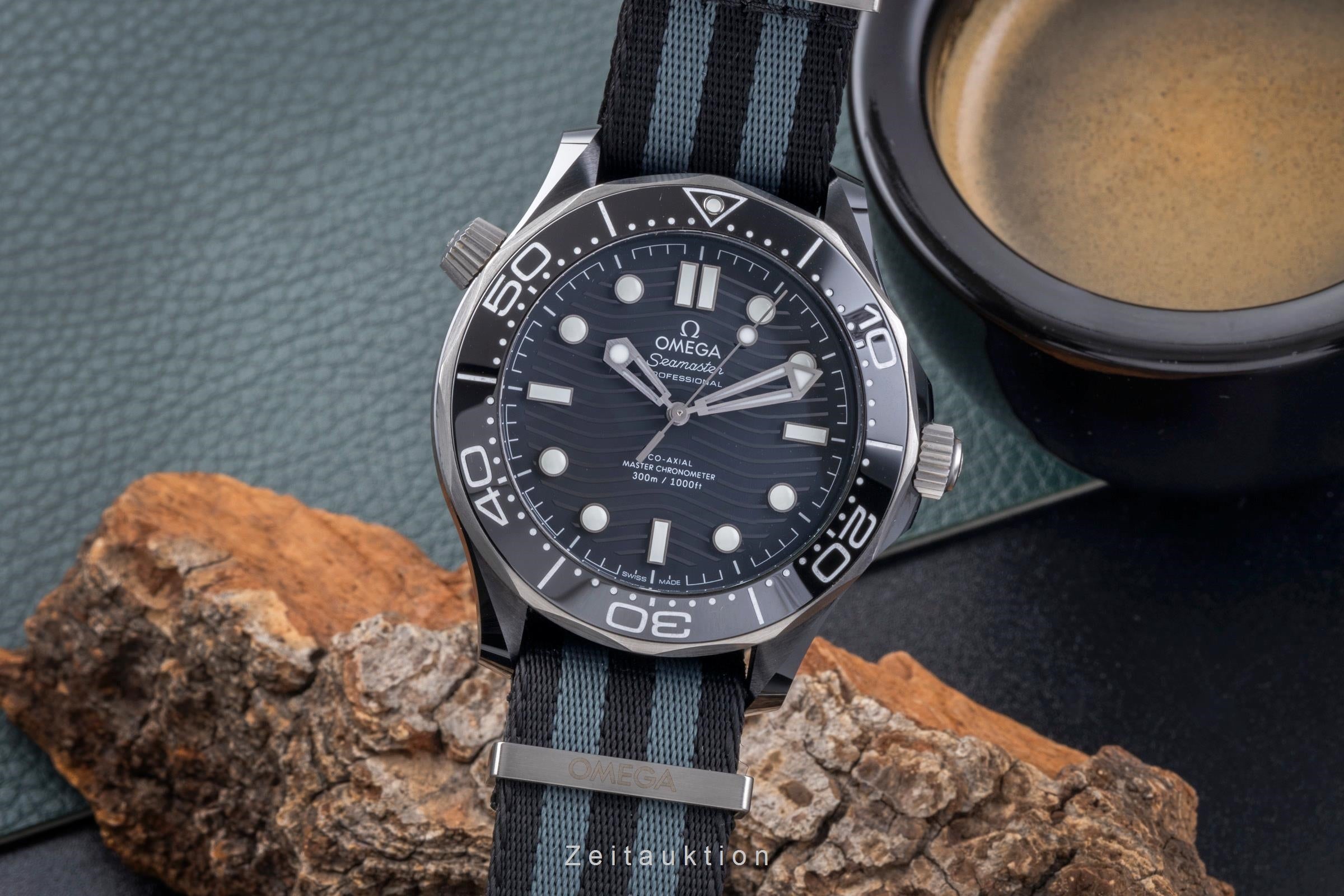 Omega Seamaster ceramic / titanium automatic men's watch 210.92.44.20.01.002 LP: 9700EUR  [2506256]