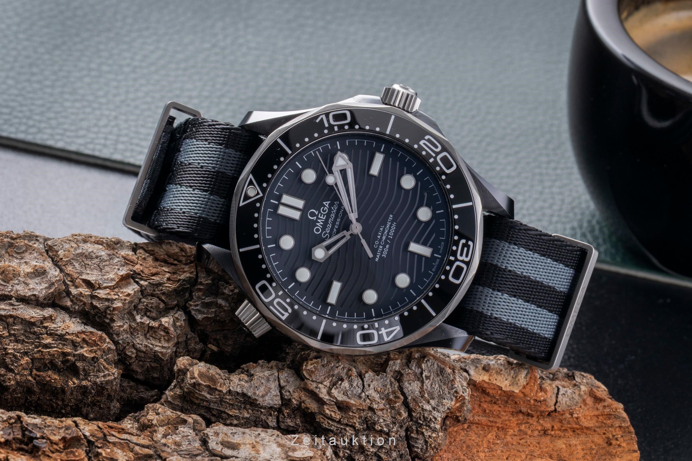Omega Seamaster ceramic / titanium automatic men's watch 210.92.44.20.01.002 LP: 9700EUR  [2506256]