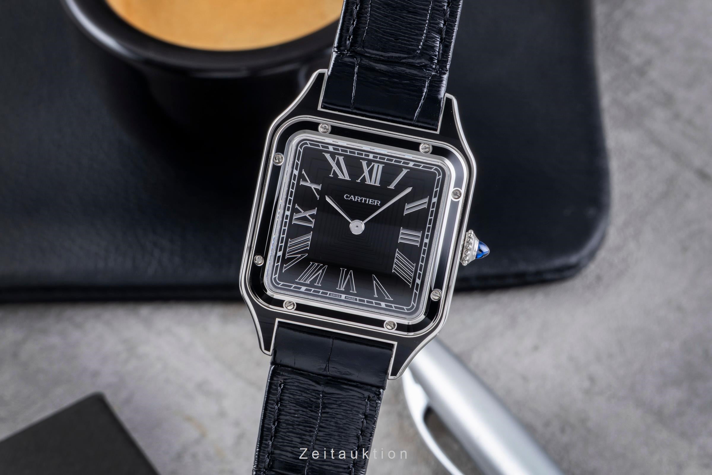 Cartier Santos Dumont Black Lacquer Handaufzug Herrenuhr Ref. WSSA0046 B&P 2024 [2506349]