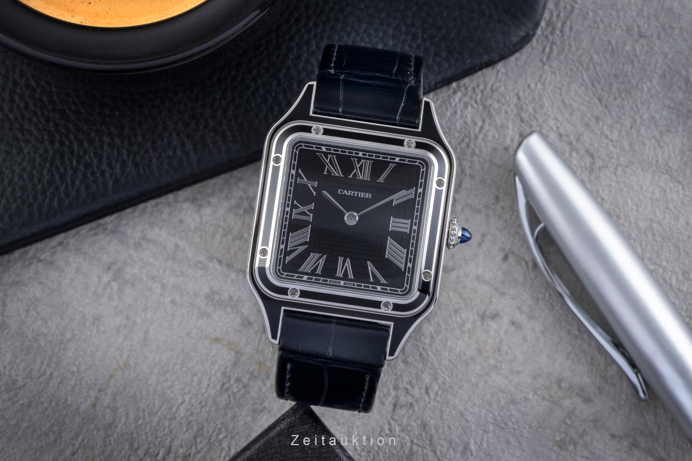 Cartier Santos Dumont Black Lacquer Handaufzug Herrenuhr Ref. WSSA0046 B&P 2024 [2506349]