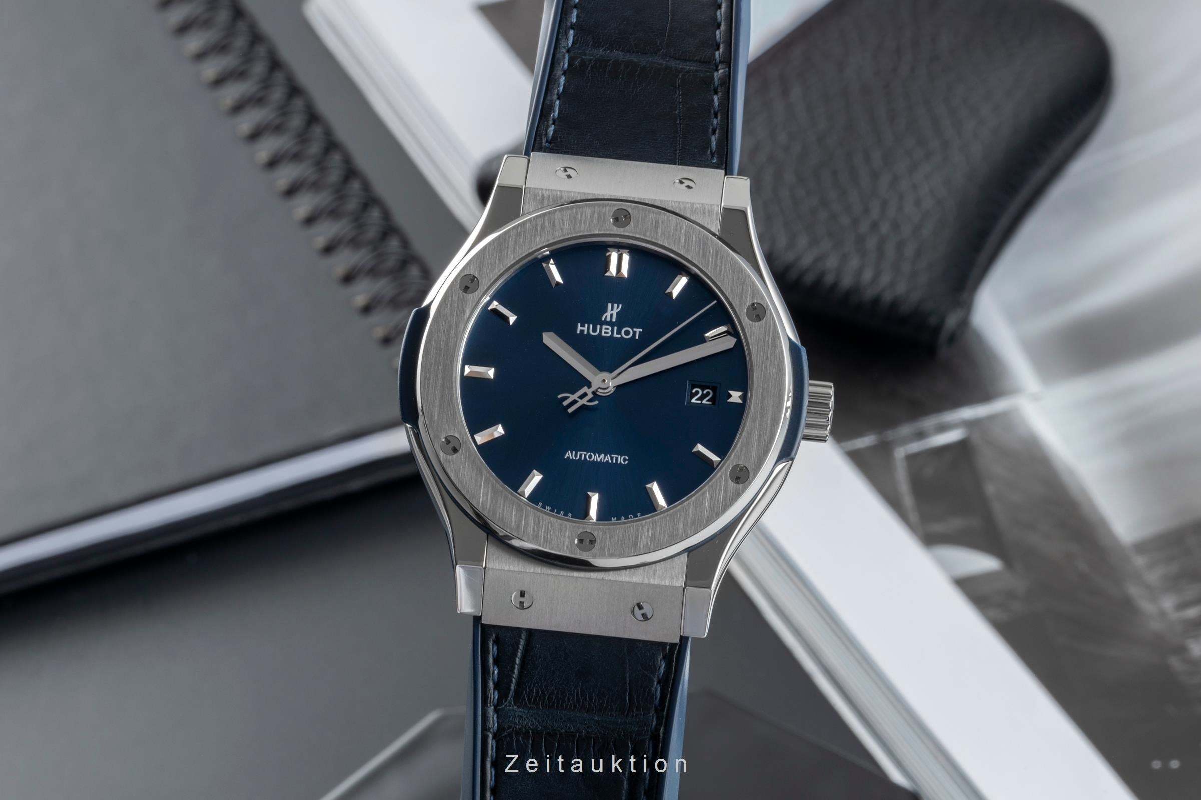 Hublot Classic Fusion titane  automatique montre pour hommes 542.NX.7170.LR LP: 8700EUR  [2506427]