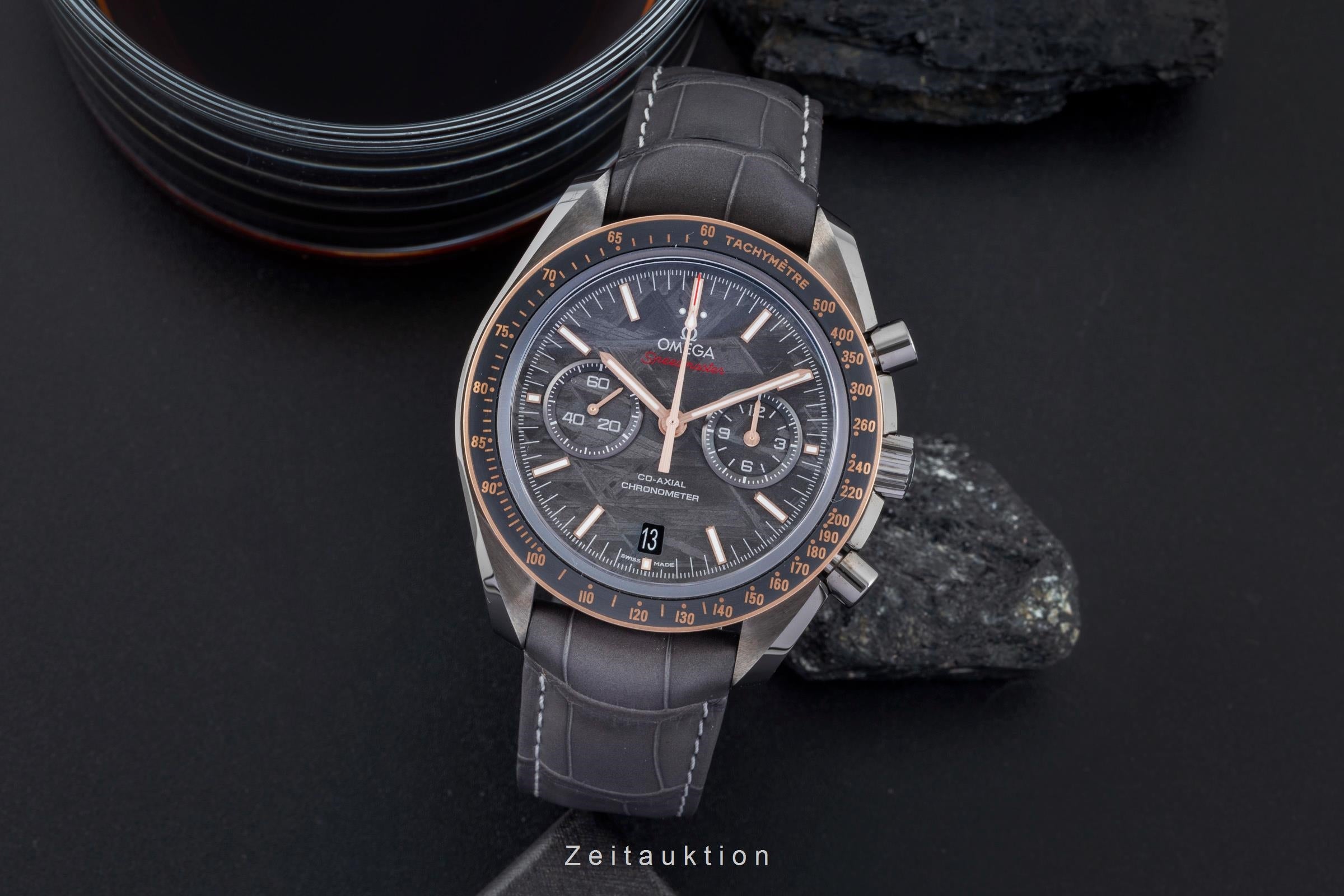Omega Speedmaster Moonwatch chronographe céramique / or automatique montre pour hommes 311.63.44.51.99.001 LP: 15900EUR  [2506570]
