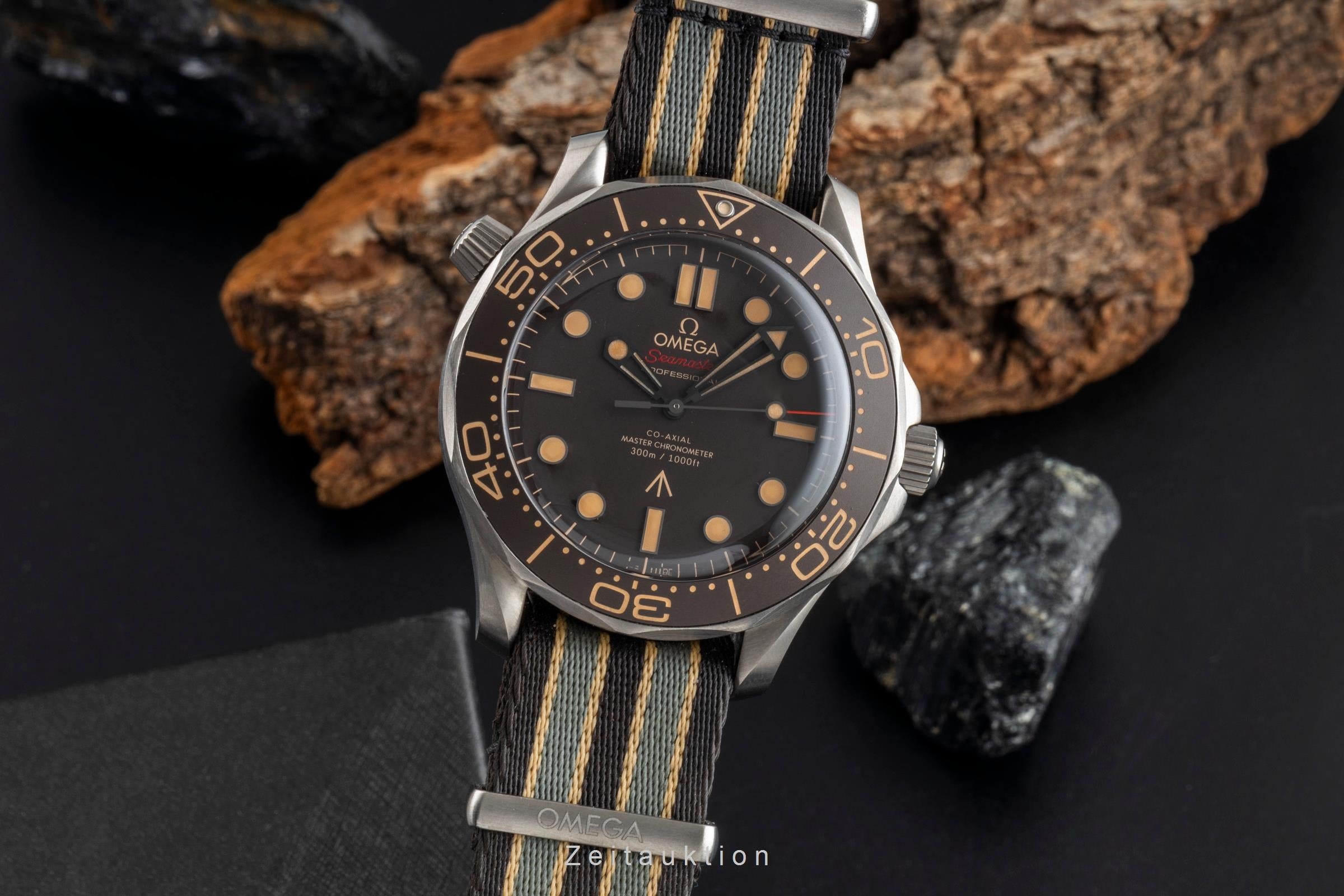 Omega Seamaster titanio automático reloj para caballeros 210.92.42.20.01.001 LP: 9700EUR  [2506718]