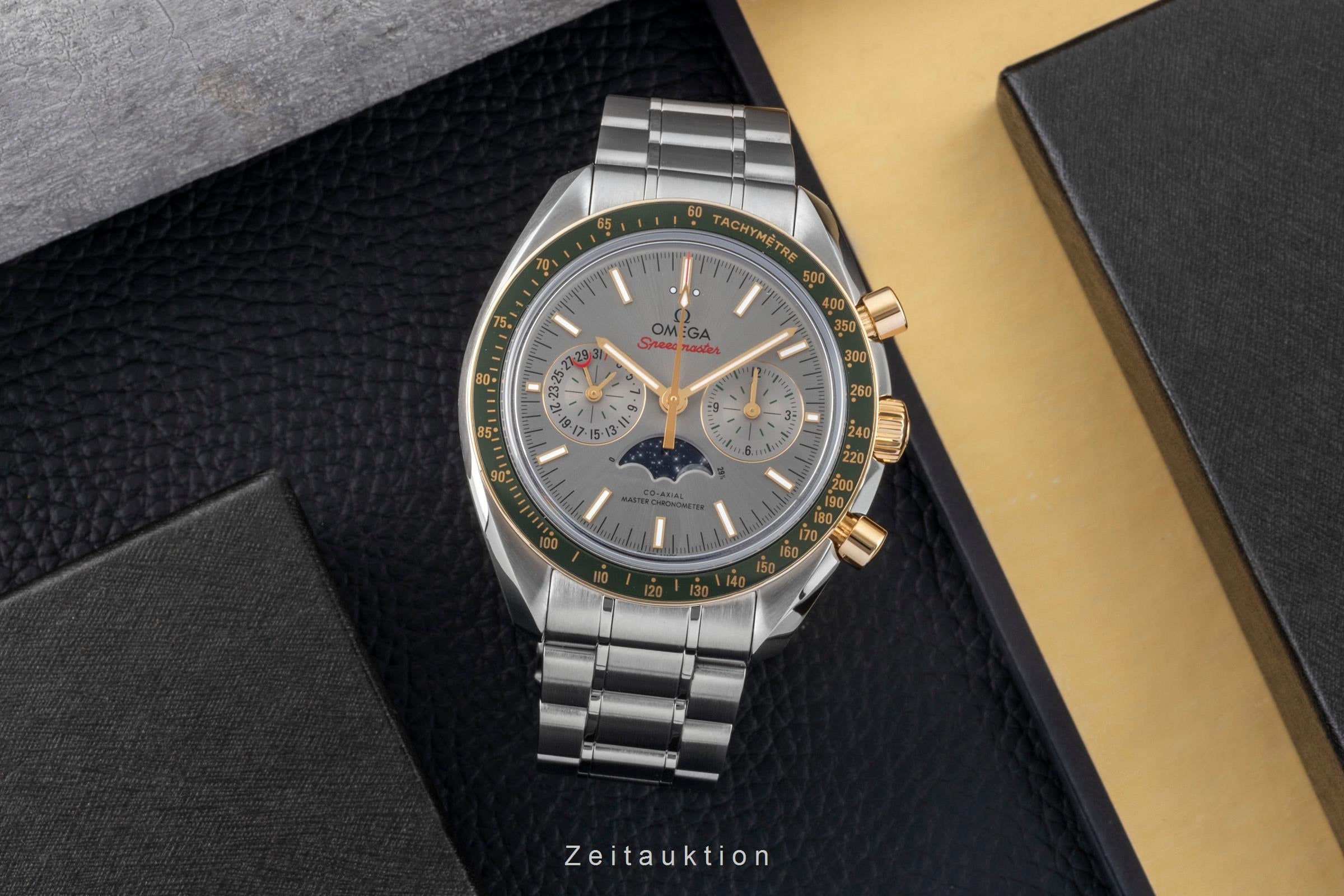 Omega Speedmaster chronograph steel / gold automatic men's watch 304.23.44.52.06.001 LP: 17000EUR  [2506728]