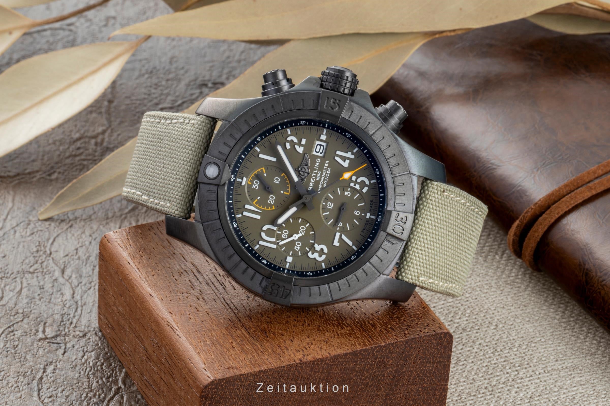 Breitling Avenger Night Mission Chronograph Titan Ref V13317101L1X1 NP: 6550,- € [2506856]