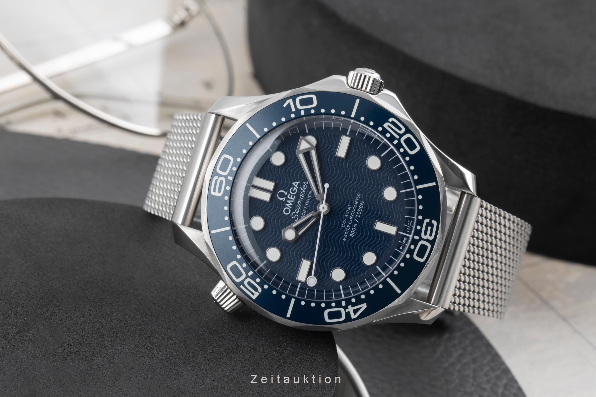 時計 OMEGA Seamaster Professional 200M Omega Seamaster steel automatic Kal. 8806 Ref. 210.30.42.20.03.002