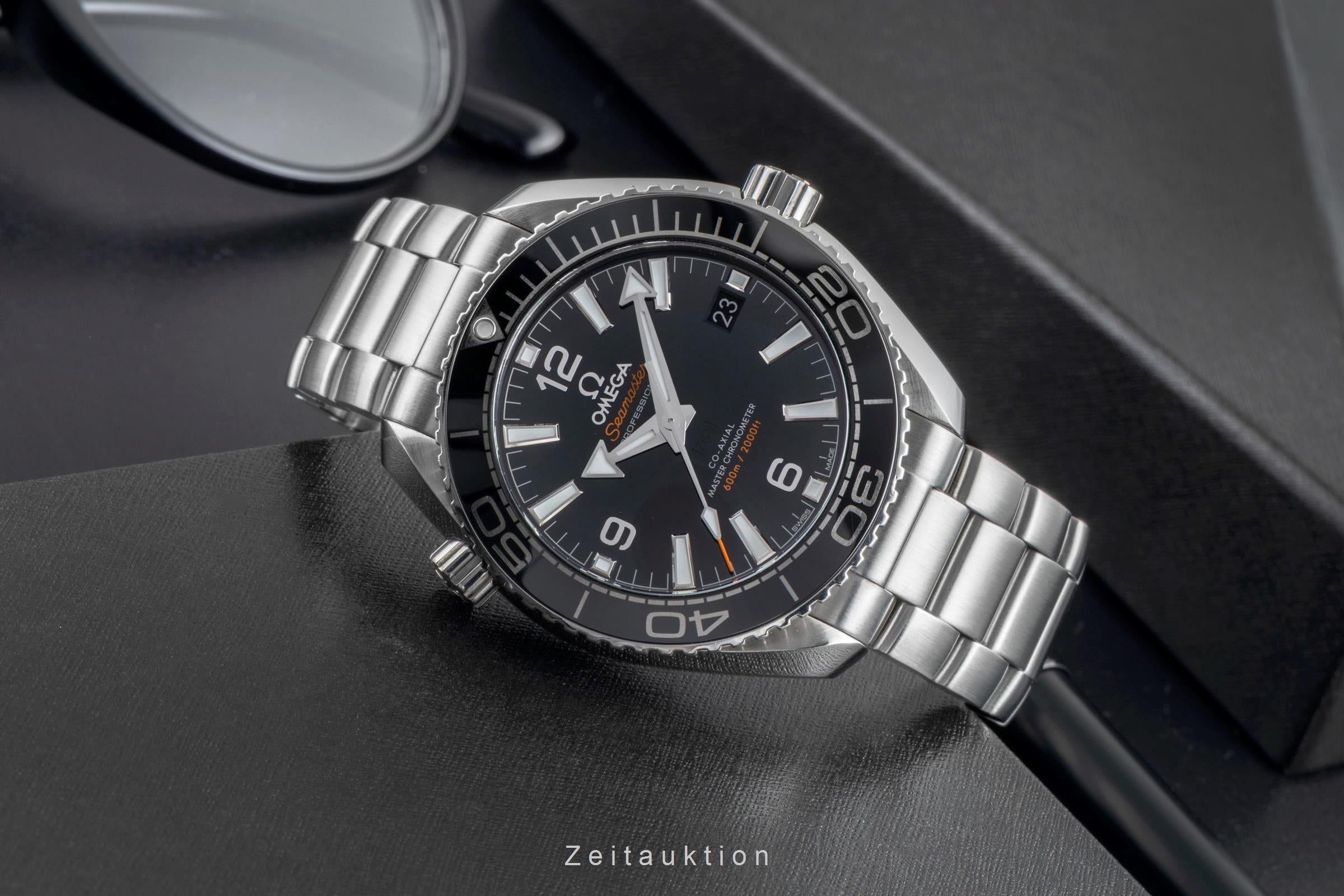 ジャンク品　OMEGA Seamaster シルバー/ブラック Omega Seamaster steel automatic Kal. 8800 Ref. 215.33.40.20.01.001