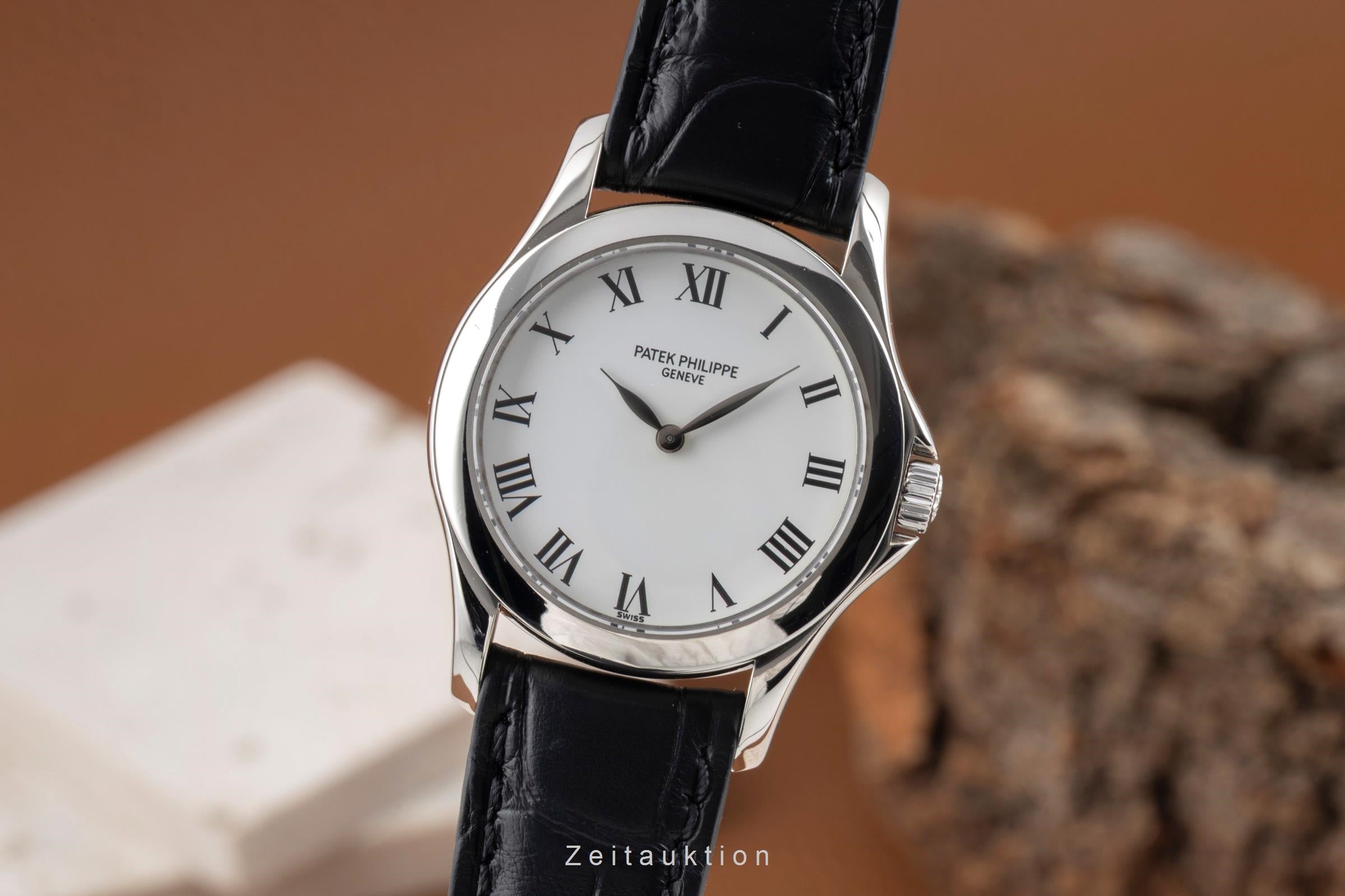 Patek Philippe Calatrava or blanc 18 ct à remontage manuel montre pour femmes 4905  [2600110]