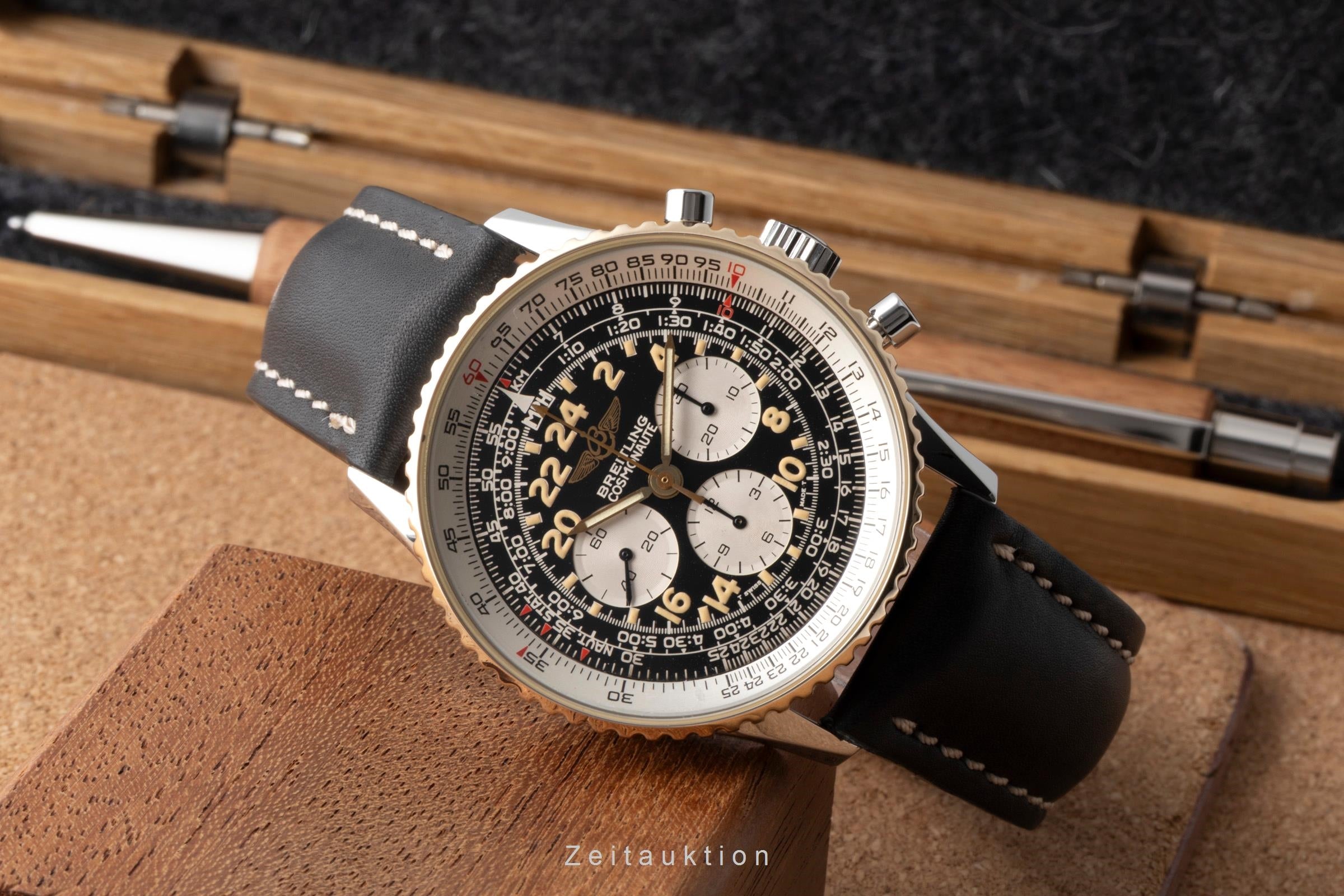 Breitling Navitimer Cosmonaute chronographe acier / or  à remontage manuel montre pour hommes B12019  [2600116]