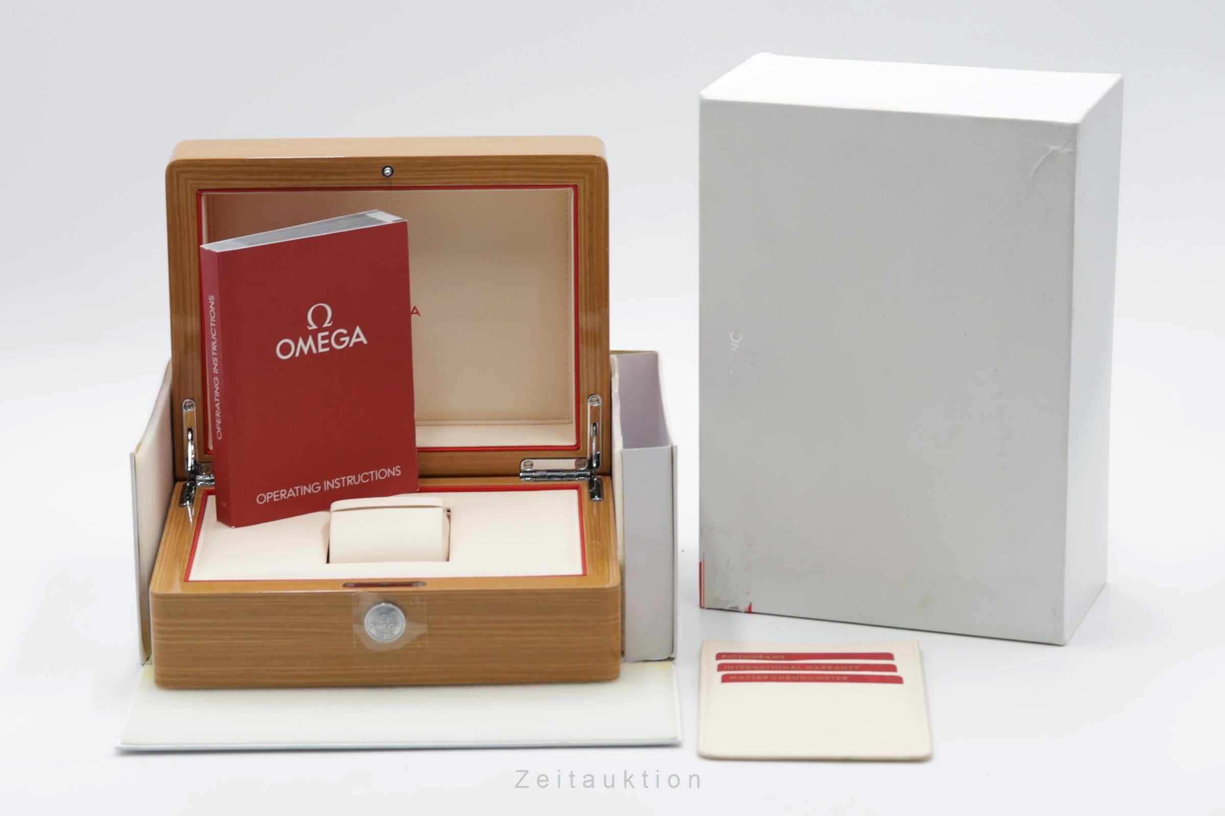 Omega Speedmaster chronograph steel automatic men's watch 304.33.44.52.03.001 LP: 12200EUR  [2600166]