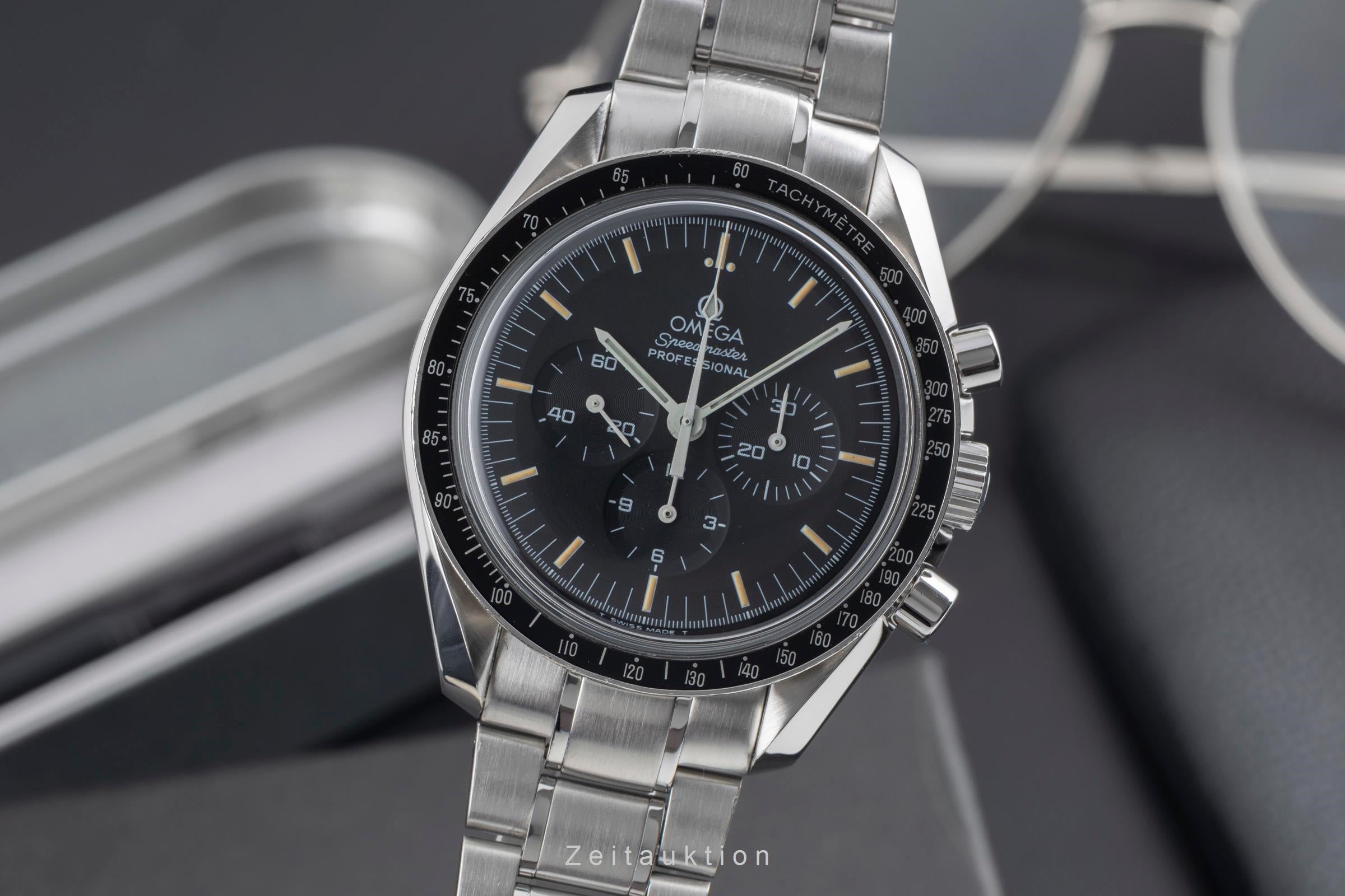 Omega Speedmaster Moonwatch chronograph steel manual winding men's watch 3592.50.00  [2600191]