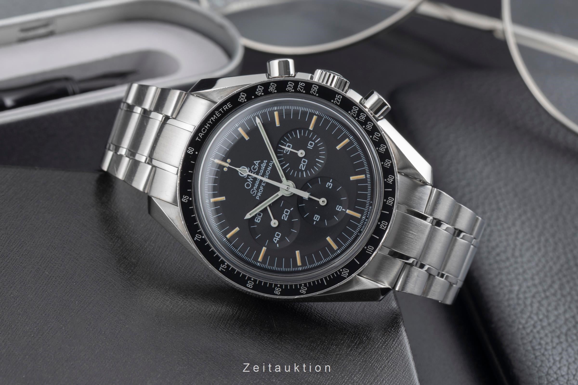 Omega Speedmaster Moonwatch chronograph steel manual winding men's watch 3592.50.00  [2600191]